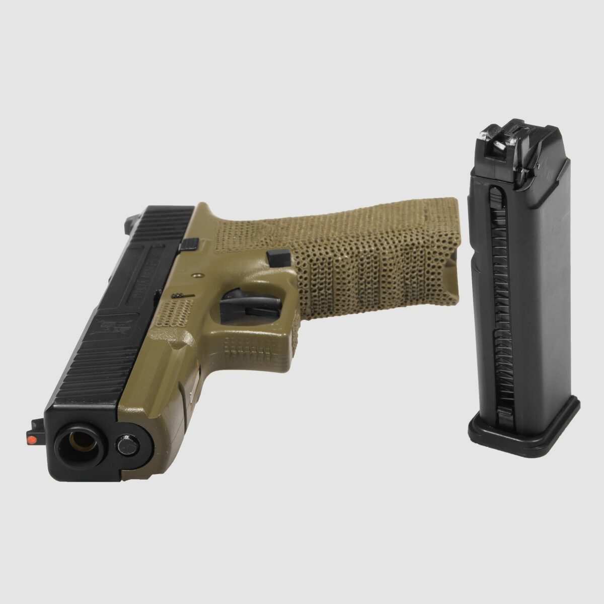 P04 GBB Airsoft Pistole in Oliv | Delta Armory