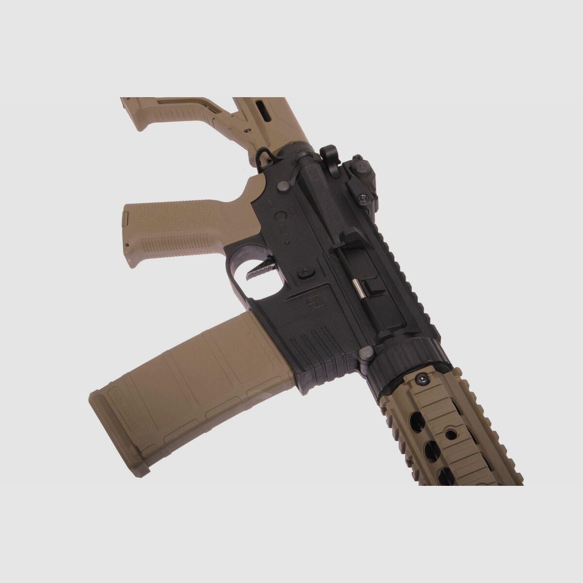 AR15 SilentOps 7 Zoll CHARLIE EAGLE ETU Tan/Schwarz S-AEG Softair Gewehr Frei ab 18 Jahren | Delta Armory