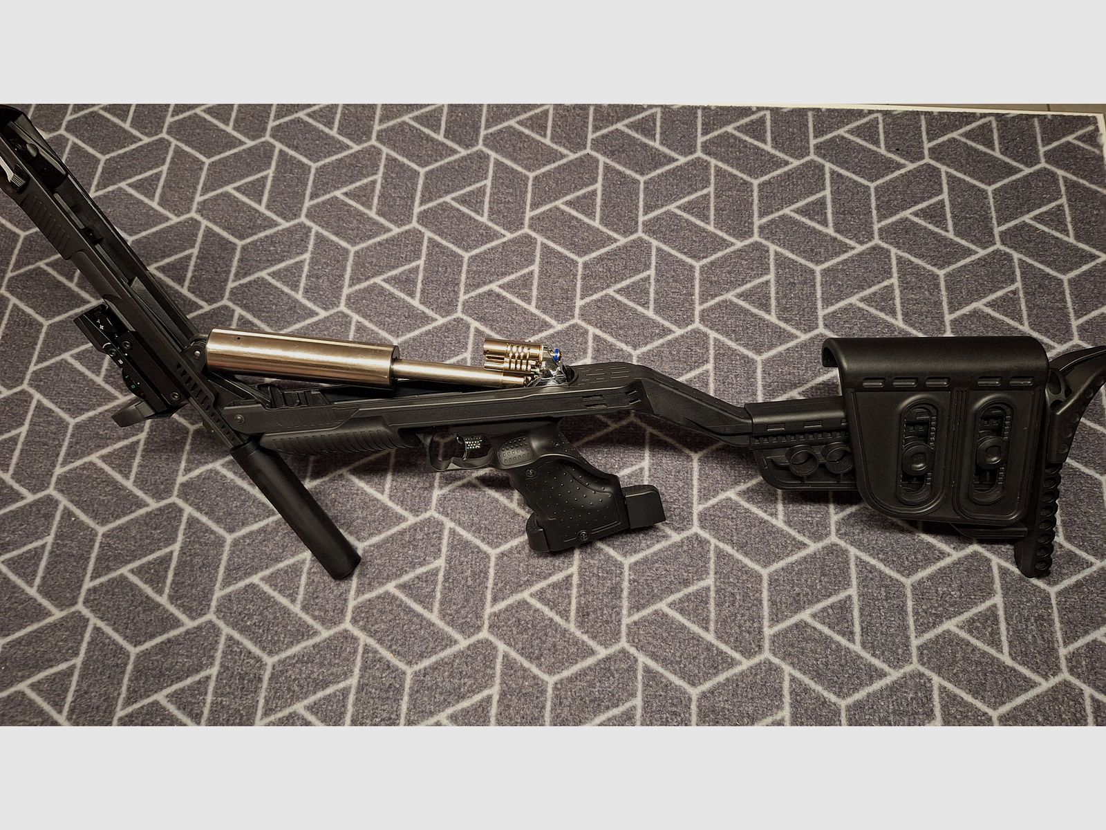 Zoraki HP01 Rechtshänder mit Reddot, Schalldämpfer und Anschlagschaft