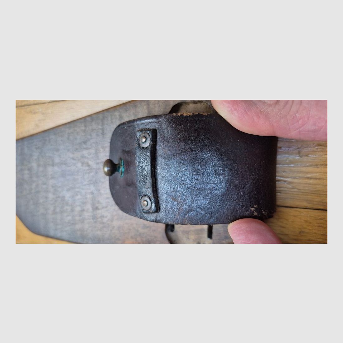 Sehr schöner Schaft für Luger P08 Lang, genannt „Artillerie“ – Exemplar mit allen seinen weichen und soliden Halterungen – Schöne Stempel und Originalmarkierungen – Herstellung Maury & Co – Sehr selten, besonders mit seinen Halterungen – Ausgezeichneter Zustand – TBE++, Bild 5 von 20