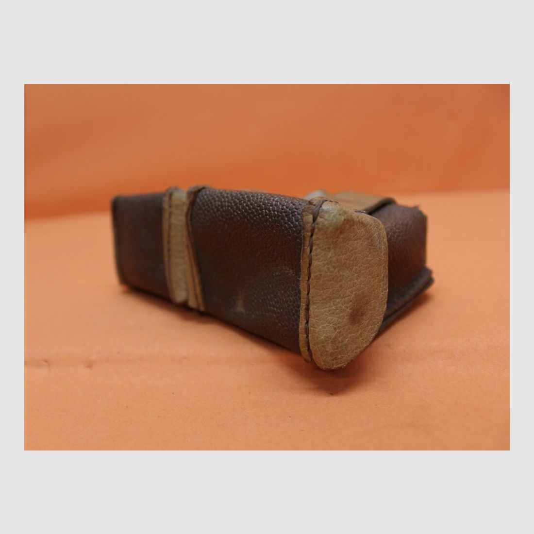 SURPLUS URSS Mosin-Nagant : Sac à munitions URSS en matériau composite marron / cuir pour cadre de chargeur (SURPLUS comme neuf)