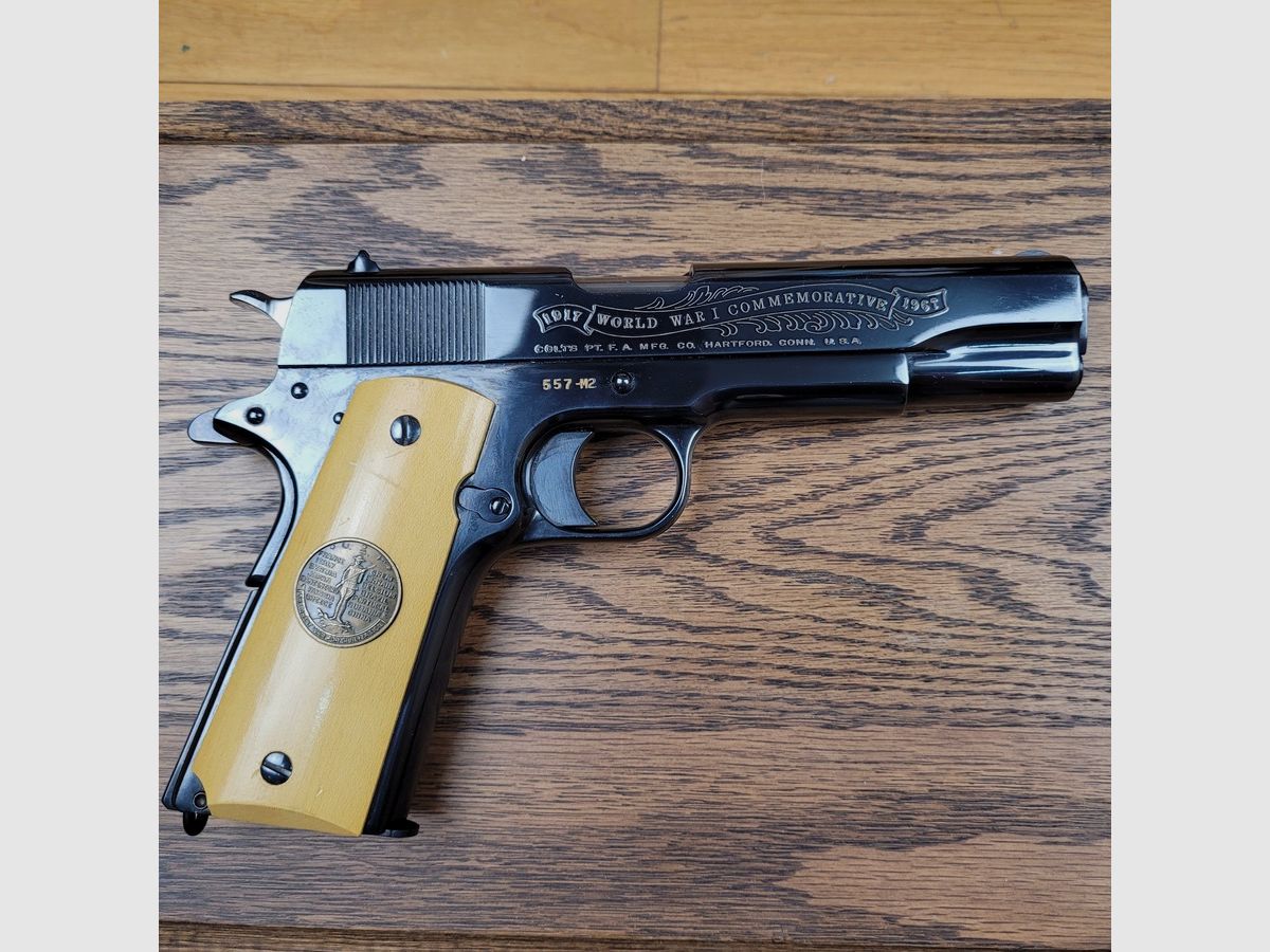 UNIQUE ! Rarissime Colt 1911 (nicht 1911 A1) Gedenkstück zur Zweiten Schlacht an der Marne 1918 – Schöpfung von 1968 – Außergewöhnliche Qualität vor Serie 70 – Luxuriös graviert und brüniert und 100% funktionsfähig – Rarität in Europa – Neuwertiger Zustand!, Bild 2 von 28