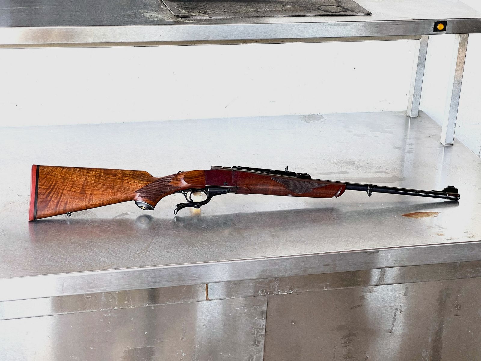 Ruger No.1 .243 Win. Rifle de caída