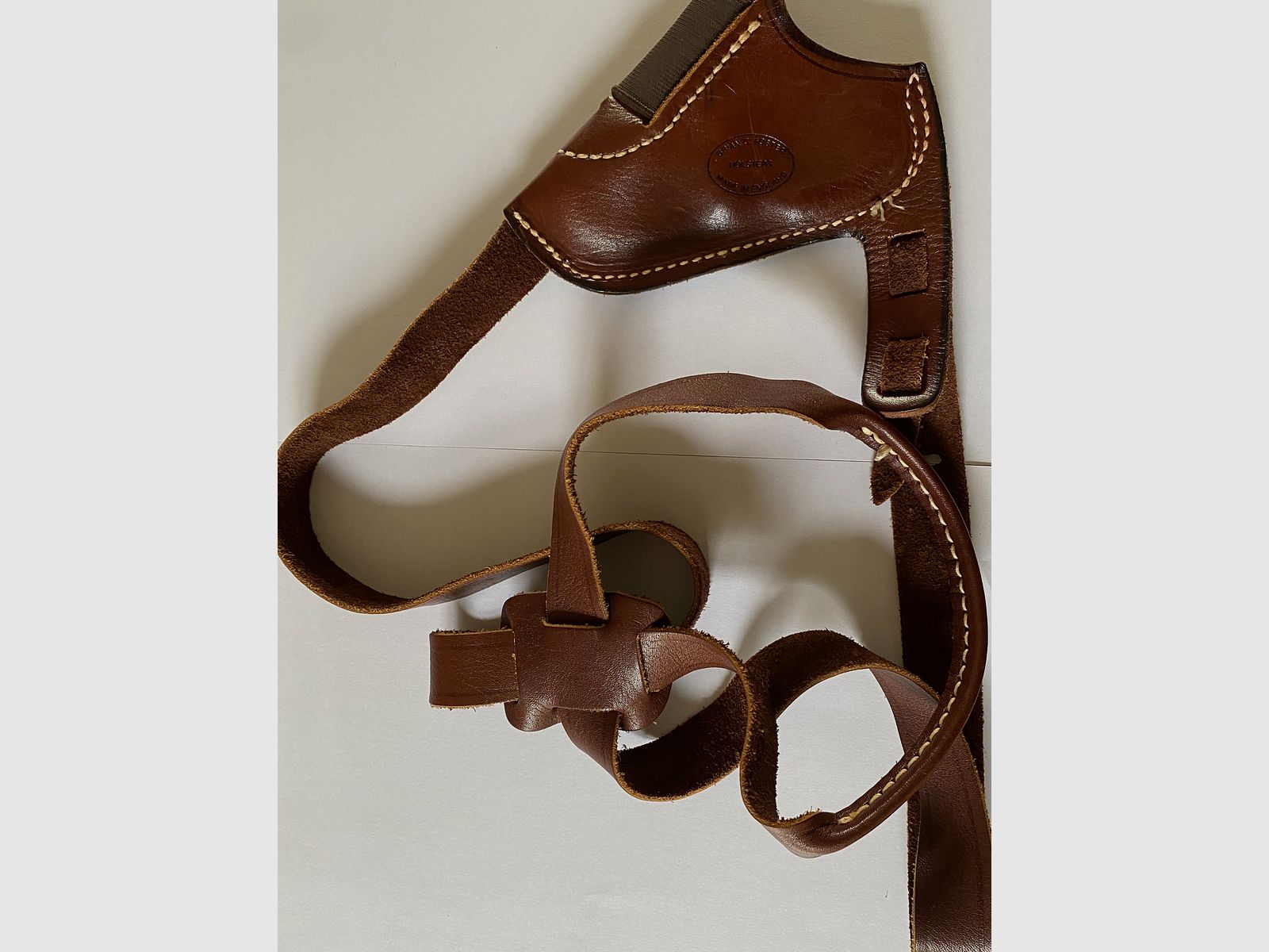 Holster für Kurzwaffe von Brian C. Forster