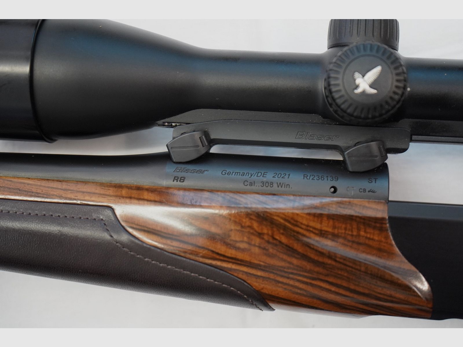 R8 successo pelle, legno, pelle, mirino Svarovski, grilletto Atzl