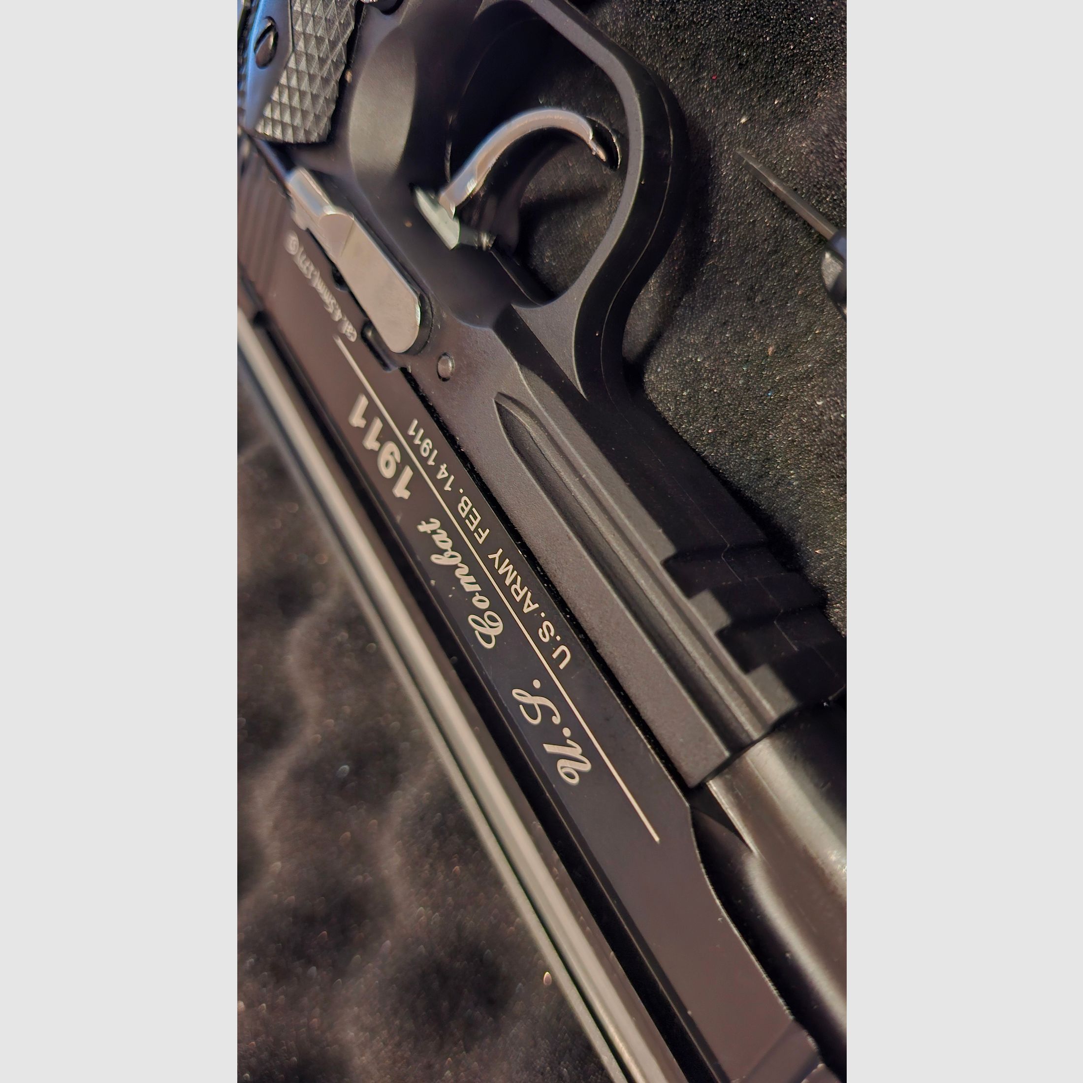 Bruni Guns US Combat M1911 CO2 Luftpistole Kal. 4,5mm BB Non Blowback mit Metallschlitten schwarz