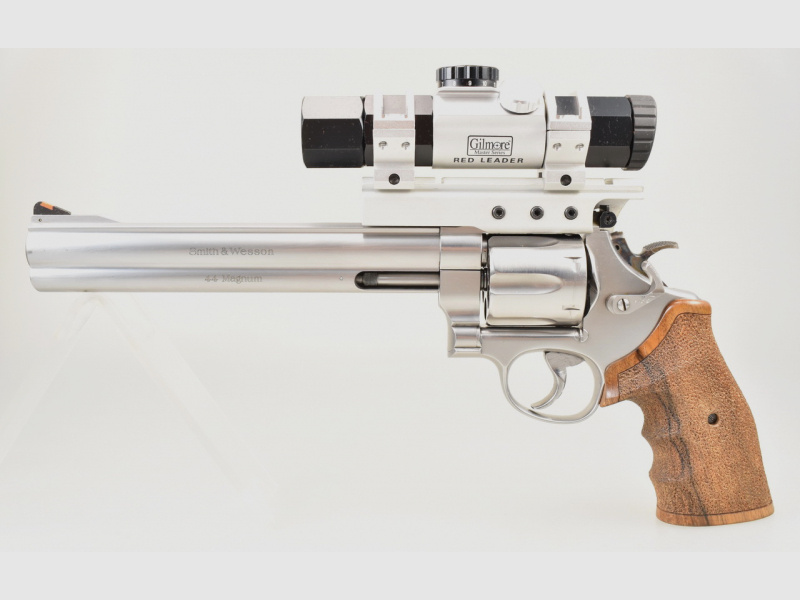 SMITH & WESSON Stainless Revolver Mod. 629 Kaliber .44 Mag. mit 8 3/8 " Lauf & GILMORE Red Dot