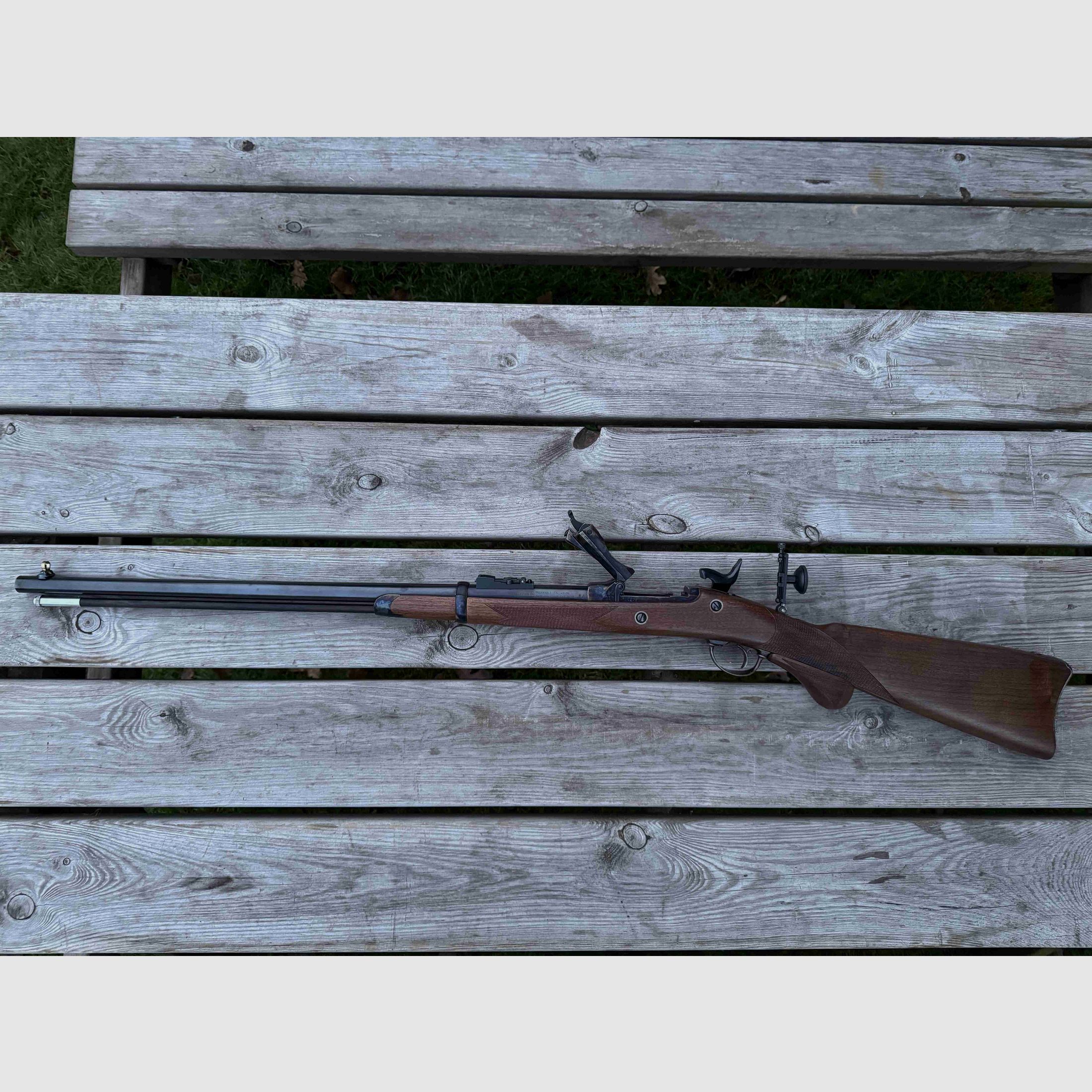 Karabin jednostrzałowy Pedersoli Officer Trap Door .45-70 Gov.