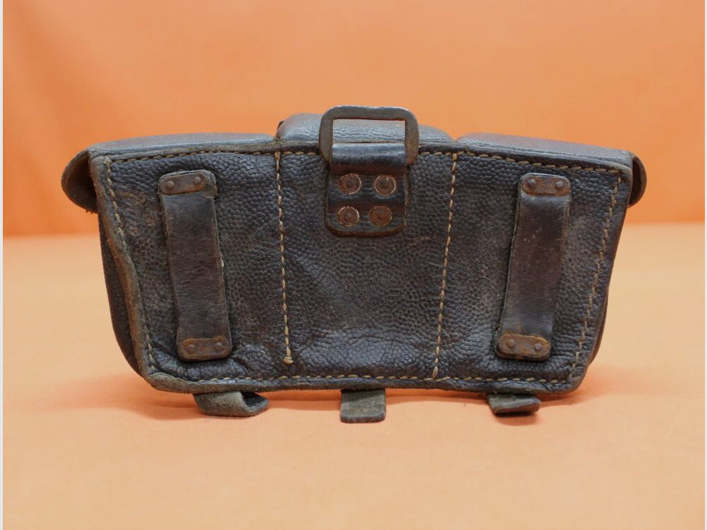 SURPLUS Mauser K98k: 3-fold leather cartridge bag black original for loading strips. SURPLUS e.g. WK2/ BGS