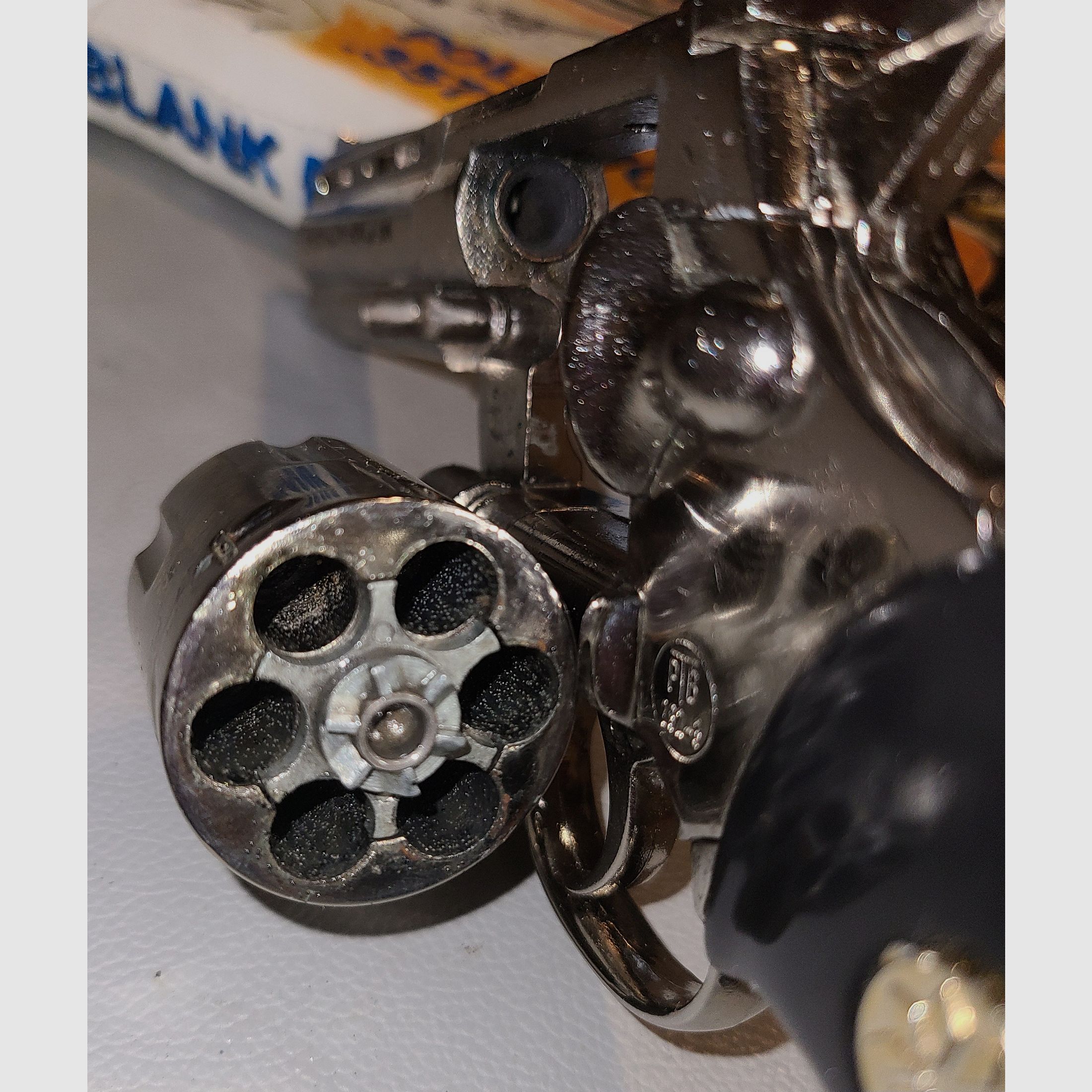 UMAREX PYTHON VERCHROMT/ ohne Zubehör/ mit OVP / cal. 9mm 380K / PTB  282-3 SCHRECKSCHUSS GAS REVOLVER SILVESTER SELBSTVERTEIDIGUNG / GEBRAUCHT 