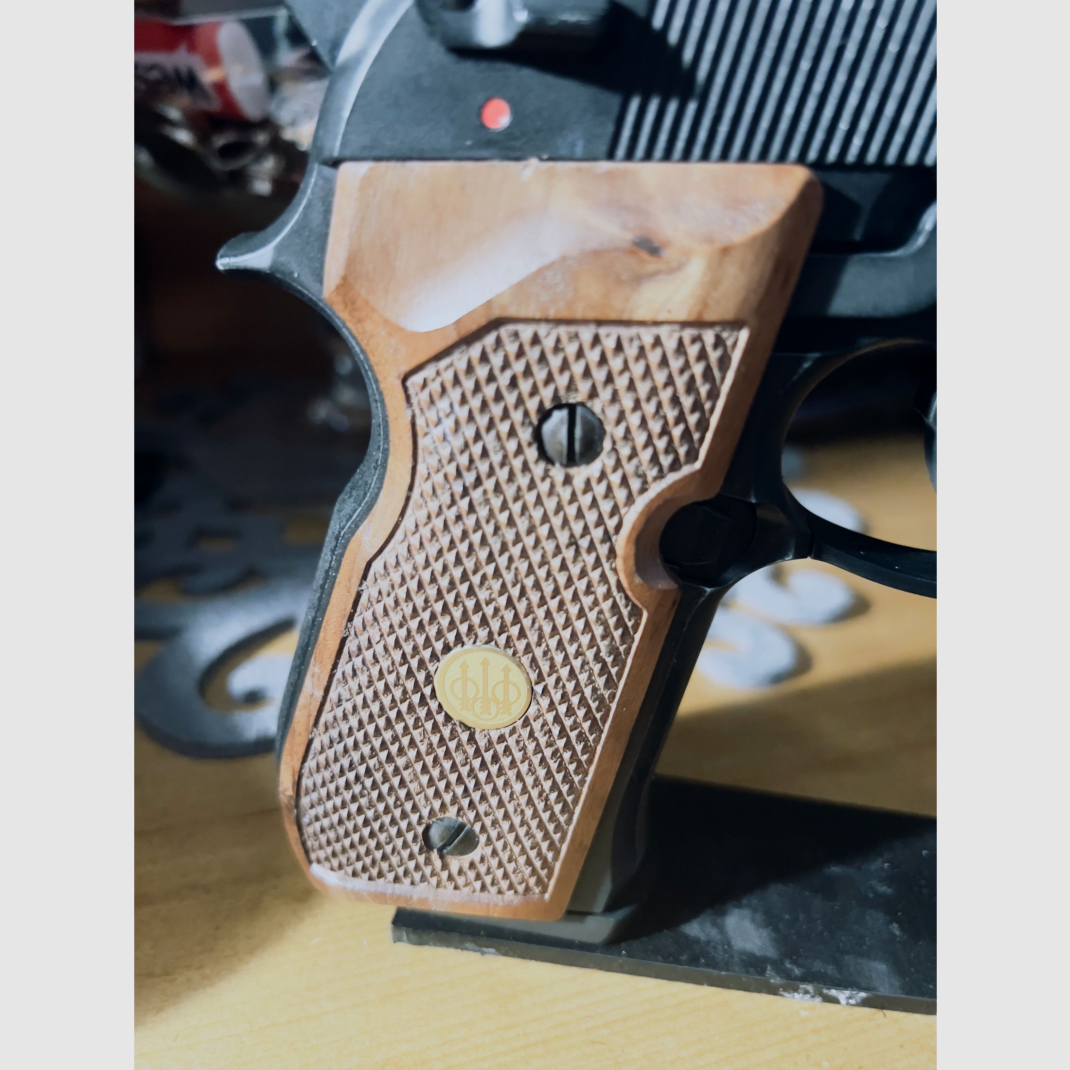 Beretta 92fs 4,5mm Diabolo extrem mit Holzgriffen