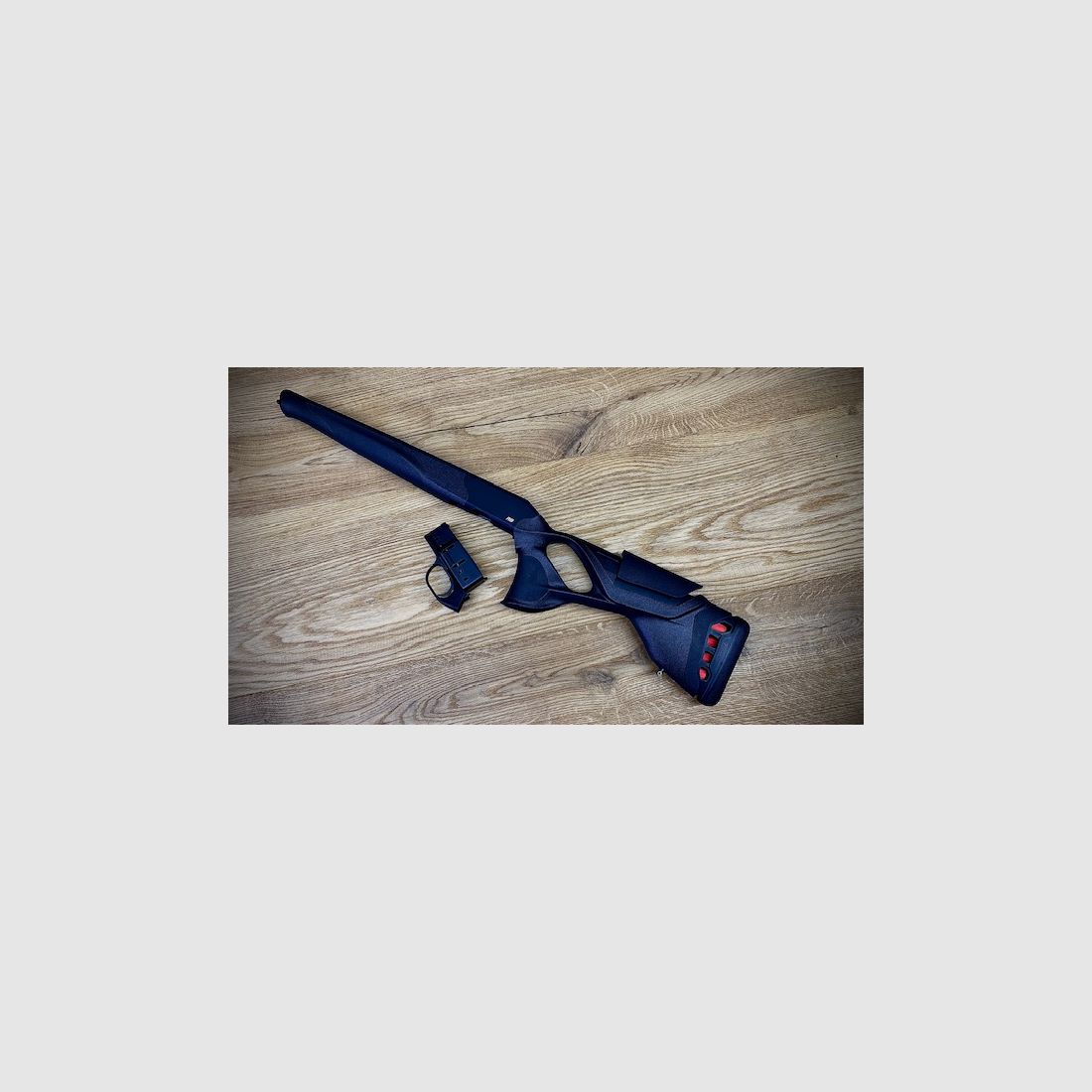 Blaser R8 Ultimate Schäftung / Schwarz-Braun / 17mm Kontur / verst. Schaftrücken & Rückstoßdämpfung