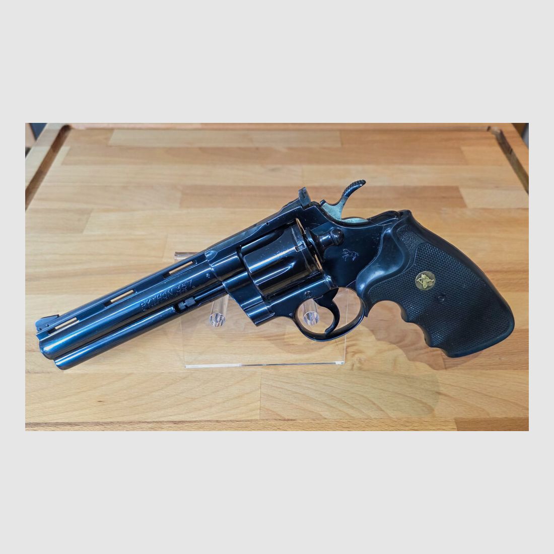 Colt Python, imagen 3 de 4