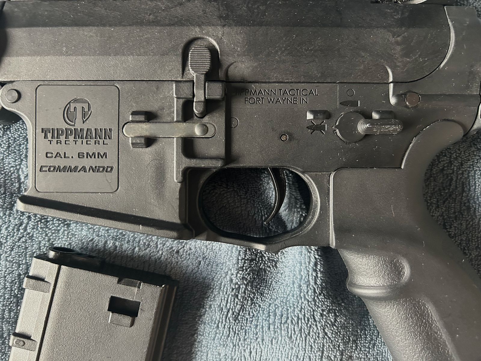 Tippmann Commando AEG Carbine 14,5” (M4, schwarz) Airsoft, Gewehr