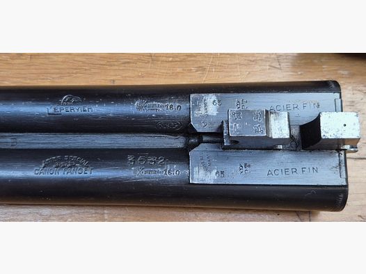 Schönes Seitengewehr « L’ÉPERVIER » — Handwerkliche Produktion aus Saint-Étienne von Philippon – Fanget Läufe — Kal. 16/65 — Schraubverschluss – Guter ästhetischer Zustand und Sehr guter mechanischer Zustand – TBE