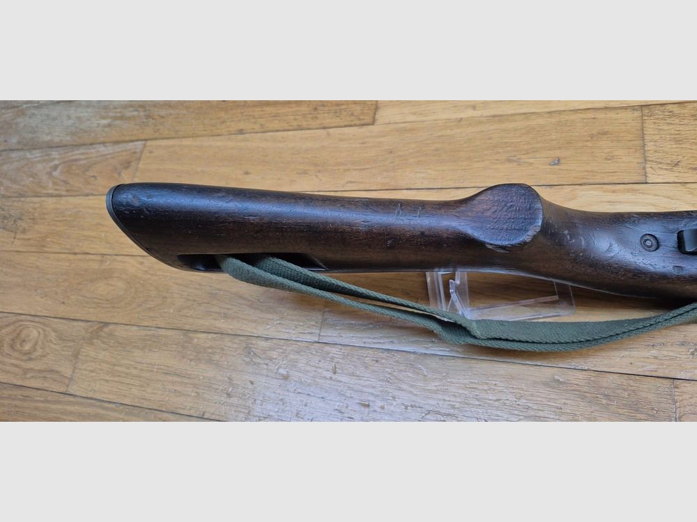 Sehr gute USM1 Repetierbüchse umgebaut auf Semi-Auto – Kaliber .30 M1 original – Herstellung INLAND – Waffe mit Bajonettanschluss und verstellbarer Visierung 2. Typ – Konfiguration Indochina Korea – Zweiter 10-Schuss-Magazin kostenlos – Riemen und Futteral in Repro – Sehr schönes USM4 Bajonett original 100% US! – Sehr guter mechanischer und ästhetischer Zustand – Eine der unterhaltsamsten Büchsen auf dem Stand! – Sehr schönes Set in TBE +, Bild 12 von 33