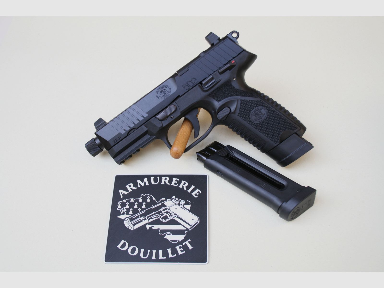 Pistolet Browning FN 502 Tactical Calibre .22lr – NOIR, image 1 sur 7