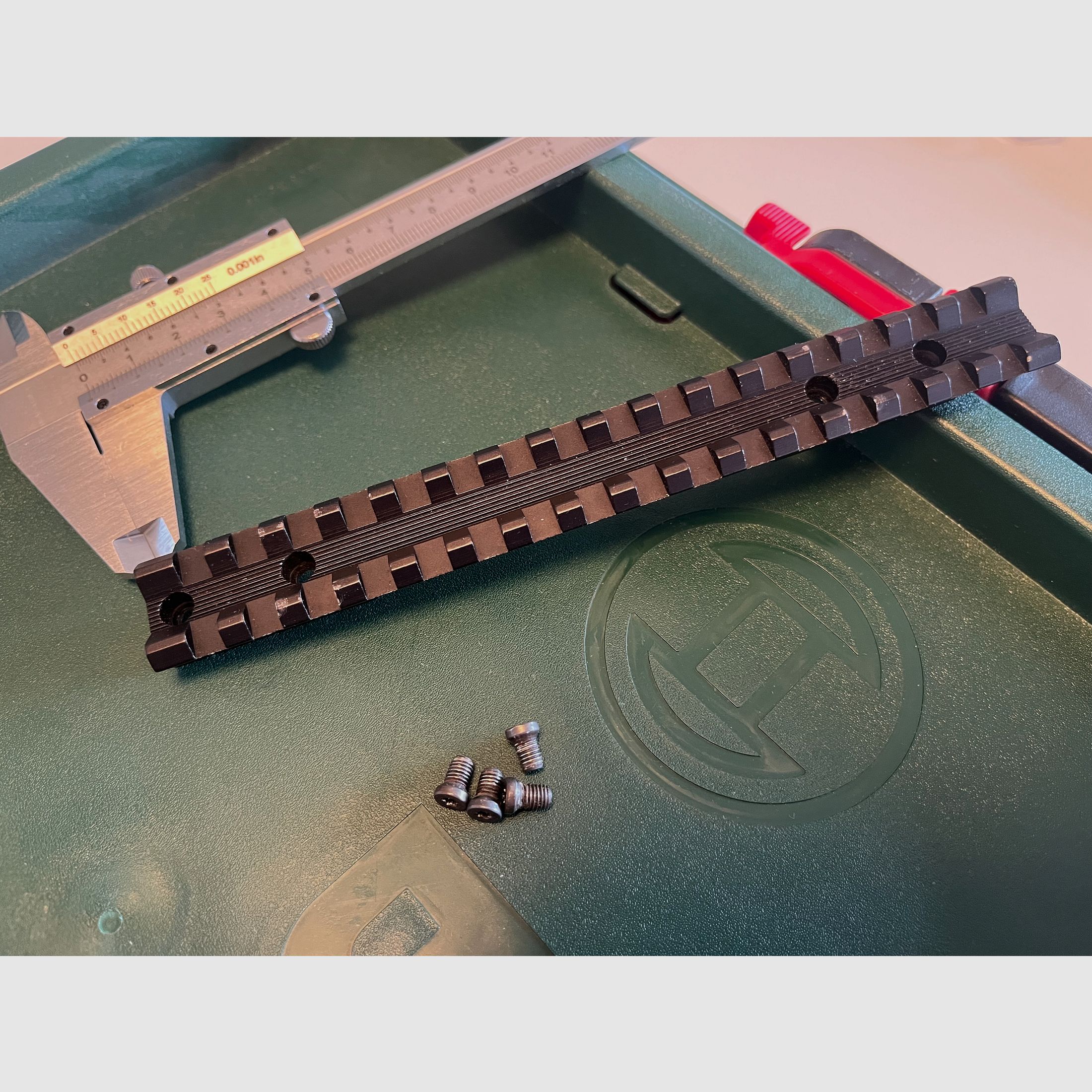 Picatinny rail Savage 110 SA with 8/40 UN screws