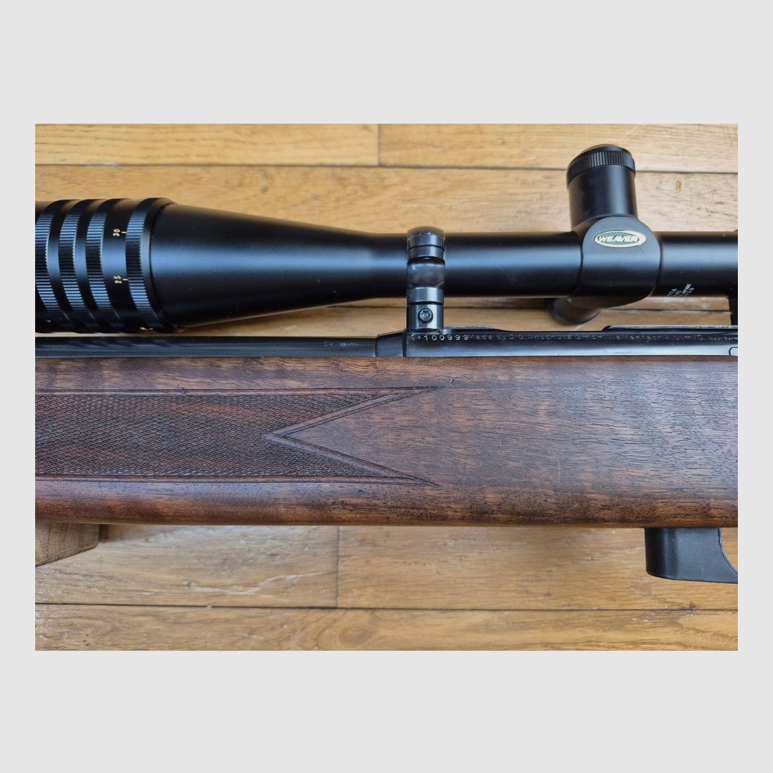 Wspaniały zestaw karabinu precyzyjnego Anschütz model MATCH 54 wersja 1407 – 22LR – Luneta Weaver CT36 Micro Trac 36 x 40 z diopterem i tunelem Anschütz (3 irysy!) – Ciężka lufa – Ochrona komory + Ochrona zamka + Walizka! Top zestaw! TBE+++, zdjęcie 8 z 53