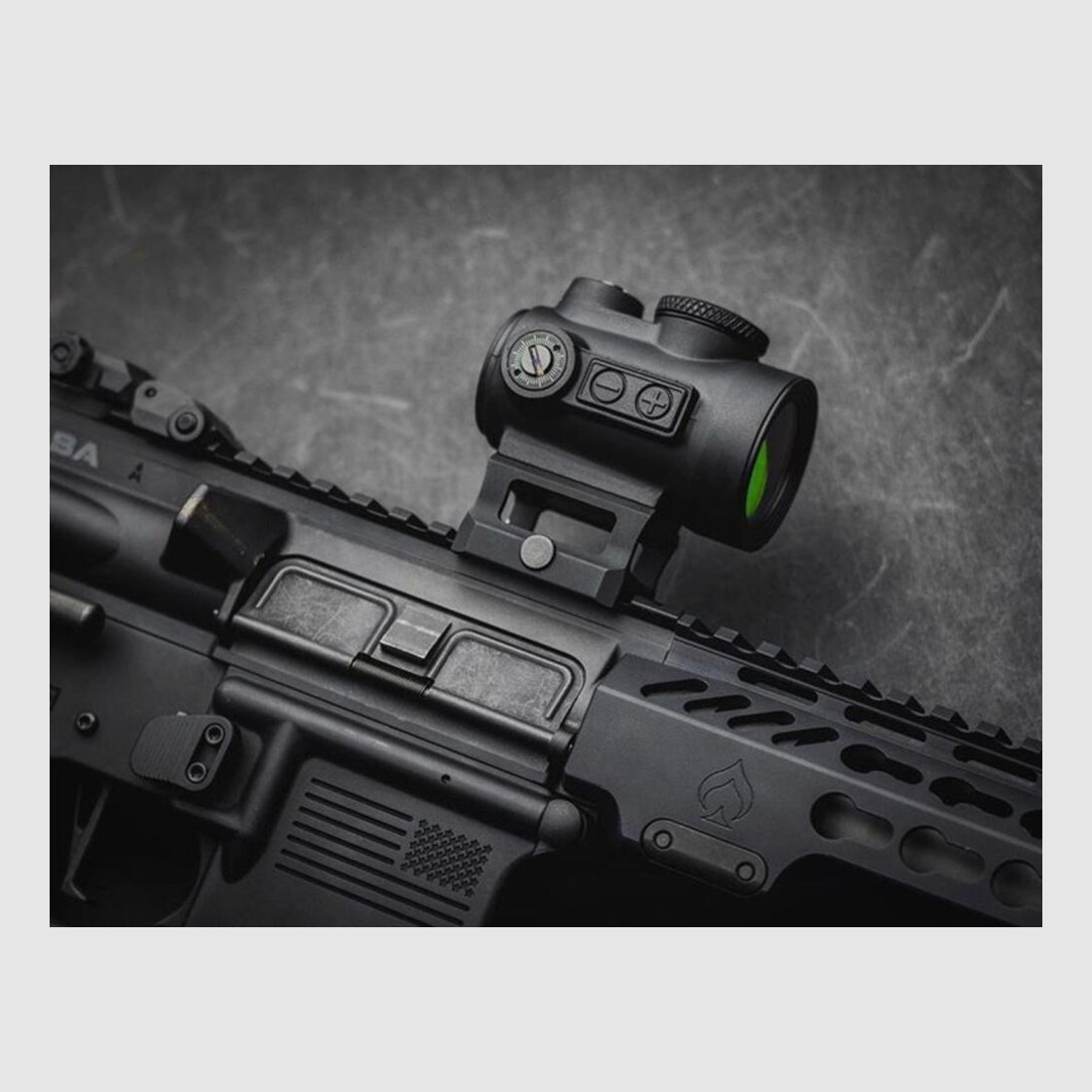 Sun Optics USA	 Red-Dot RAID 1x30 rot 2MOA