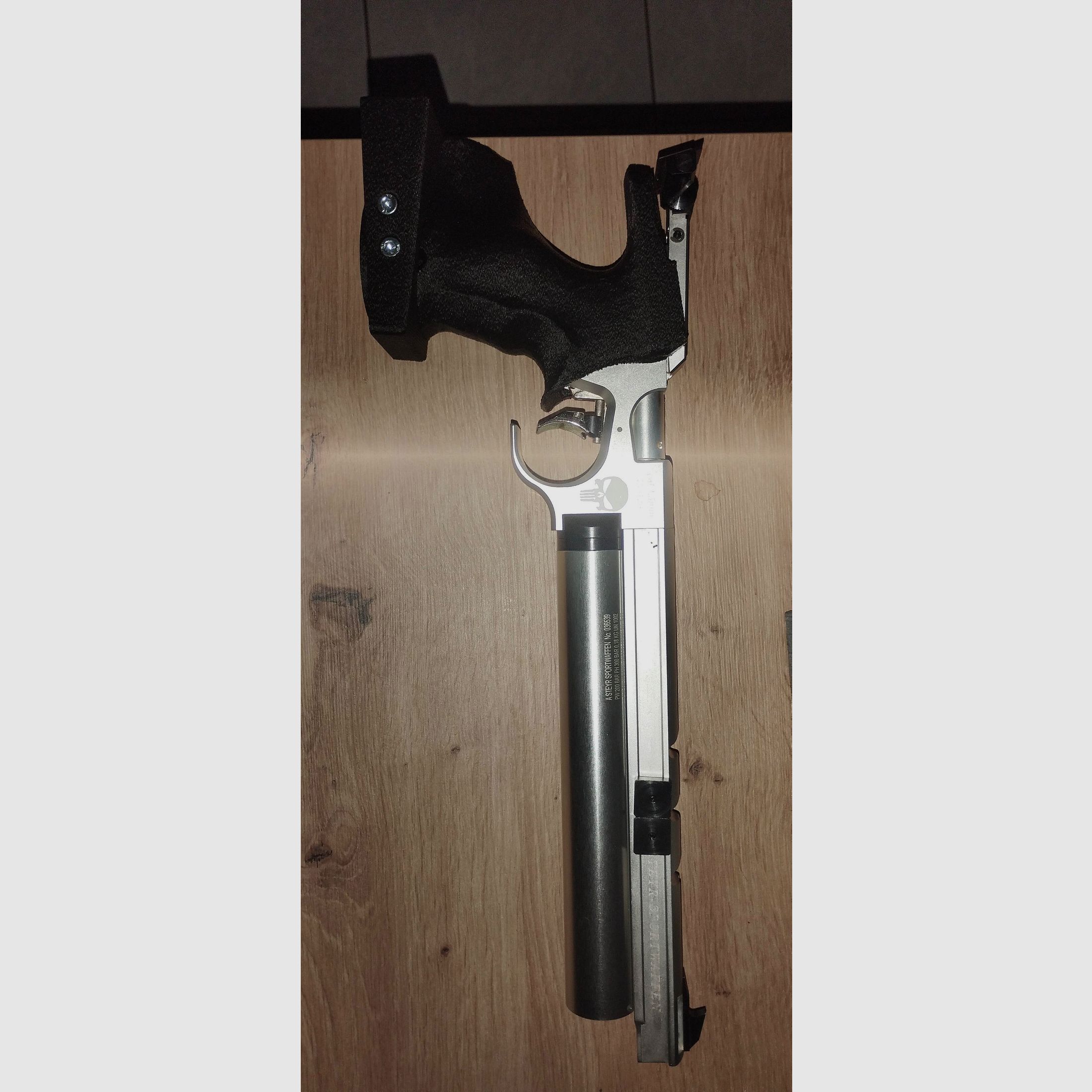 Steyr LP 10 Match air pistol with accessories, image 3 of 4