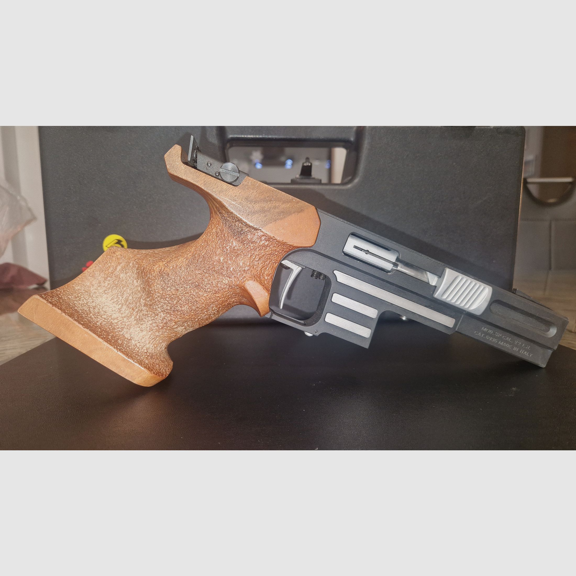 Pardini SP .22 lr. Matchpistool – 2 magazijnen – originele koffer – zeer goed onderhouden