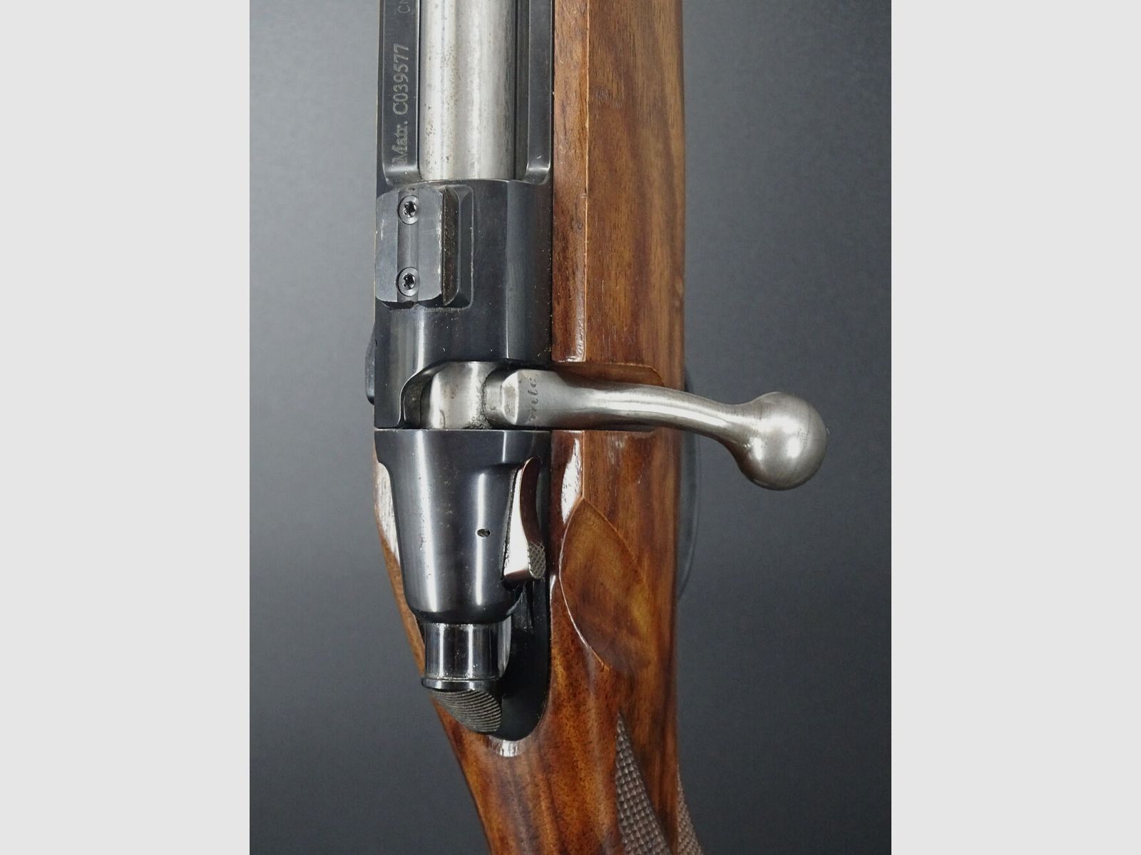 Antonio Zoli Taiga Kaliber .308 Win Gewinde M15x1 Handspanner Taiga mit schönem Holzschaft