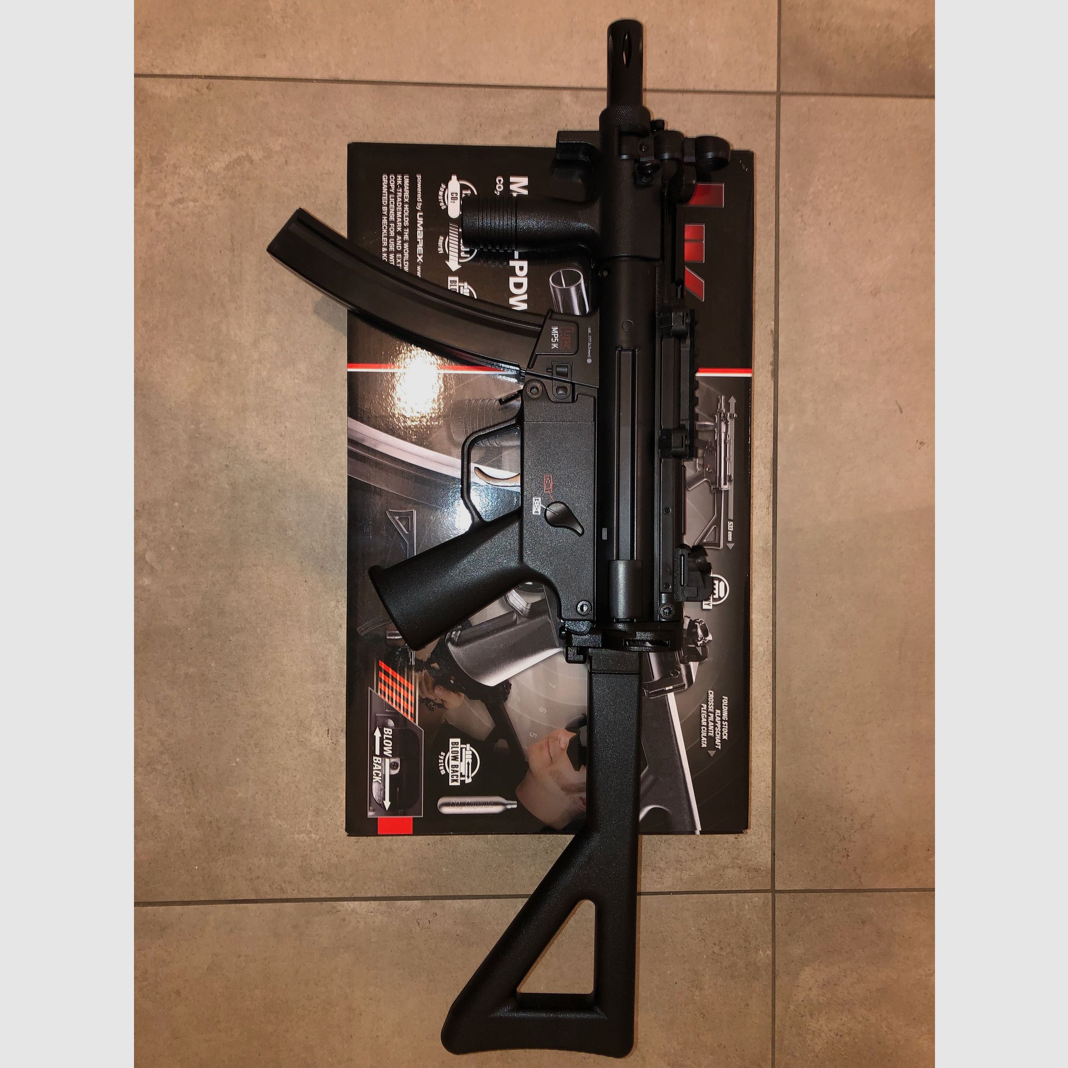 2 CO2 Waffen —  (1x KLI M1911-A1 Vollmetall & 1x Heckler und Koch MP5 K-PDW)