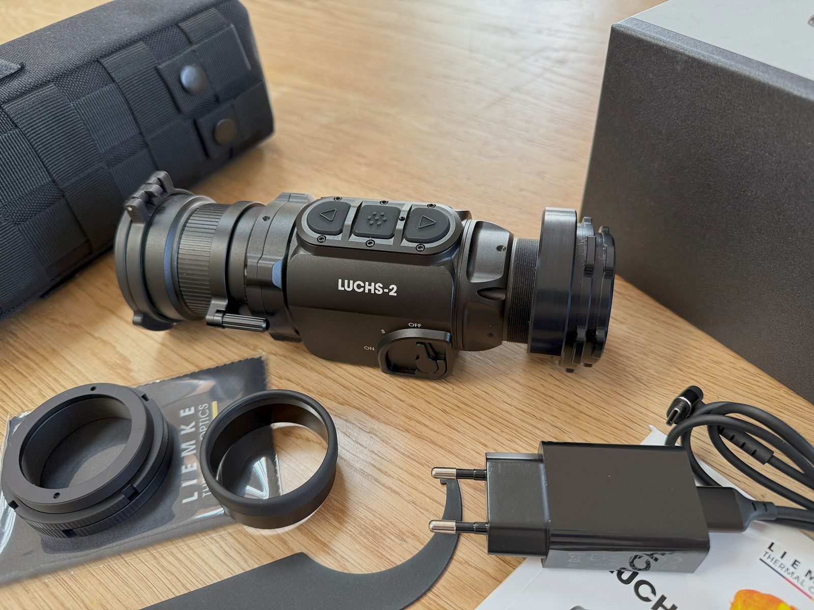 Liemke Luchs-2 Vorsatzgerät inkl. Tasche, Fokussierring + Präzise Jagen Adapter
