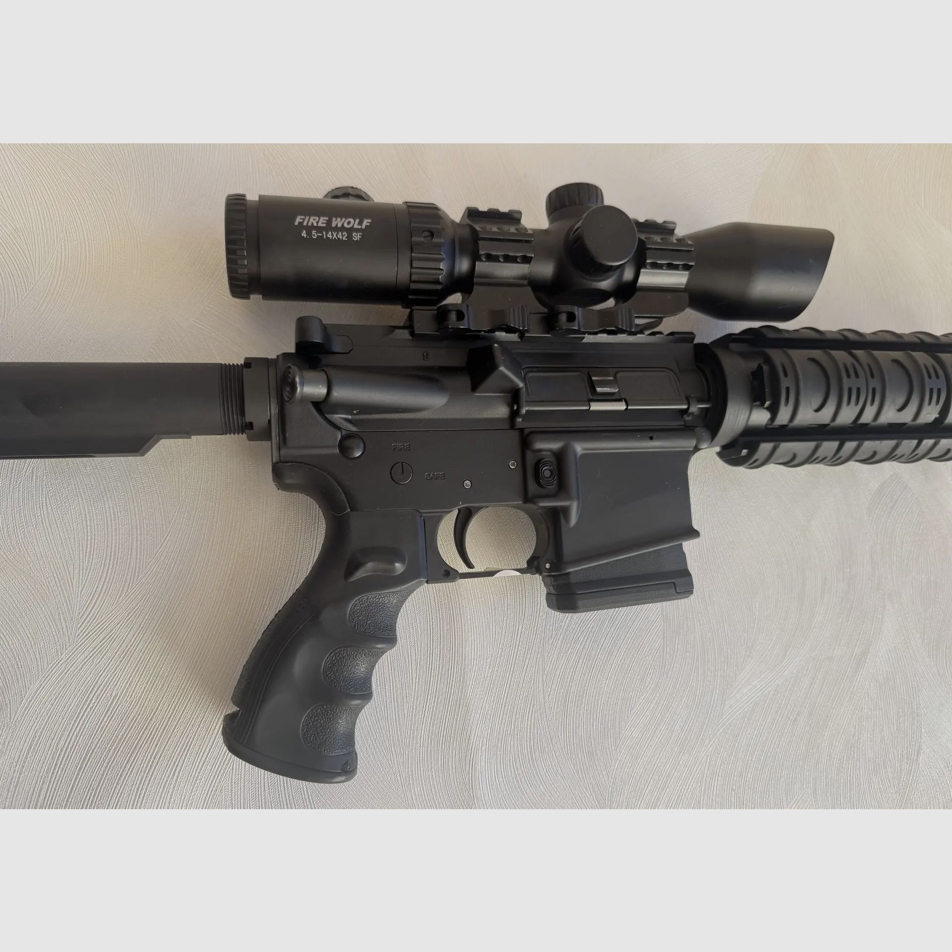 Windham Weaponry Selbstladebüchse Kal. .223 Rem. mit Zielfernrohr Fire Wolf 4,5–14×42 SF