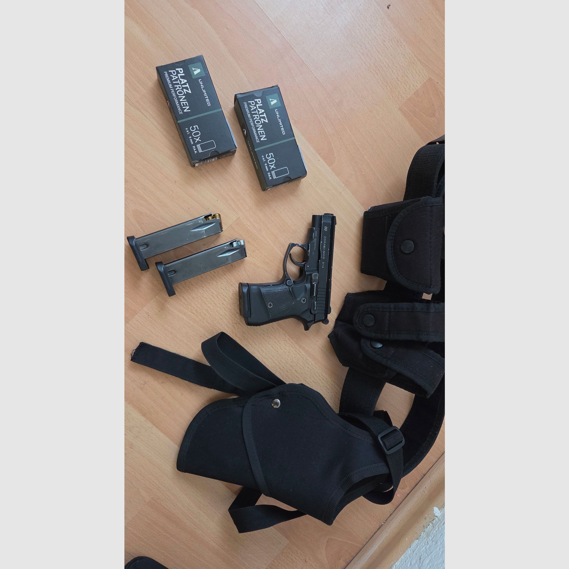 Zoraki 914 Schreckschusspistole 9mm P.A.K. – Compleetset met veel accessoires