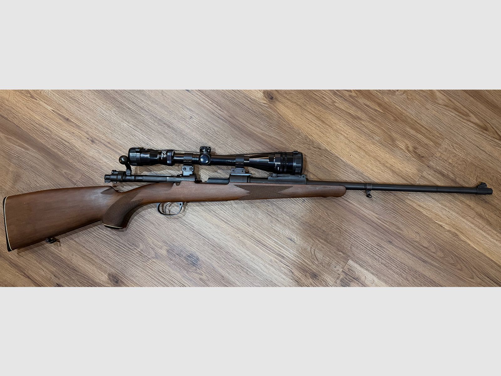 CZ fucile in .308Win con telescopio