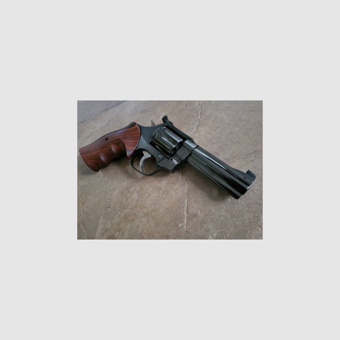 Stahl gewordener Traum: Manurhin MR 73 Revolver Sport 4 Zoll .357 Mag hochglanz