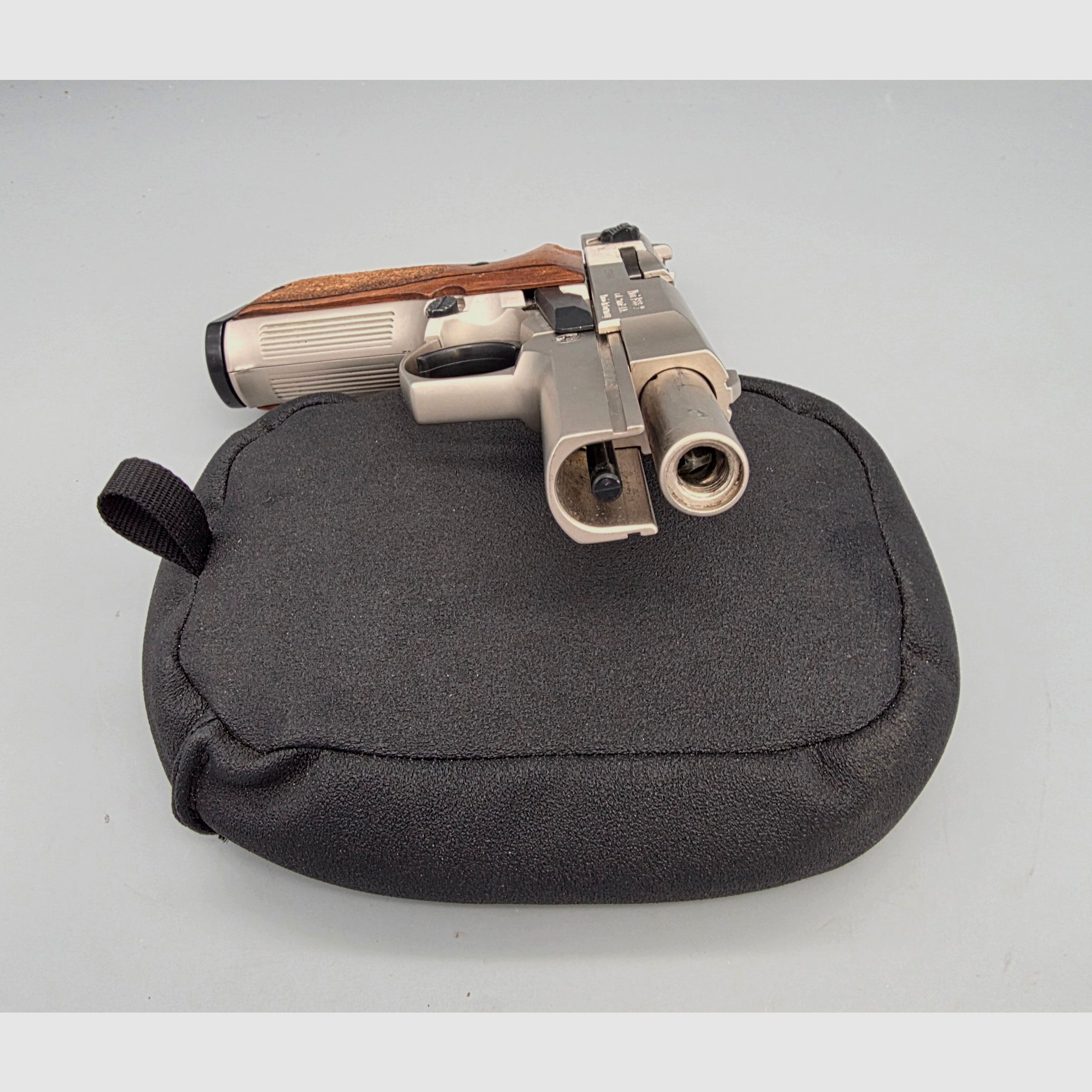 Collector rare Walther P88 caliber 9mm PAK in nickel with wooden grips from the year 2002 with PTB 764 blank firing SRS