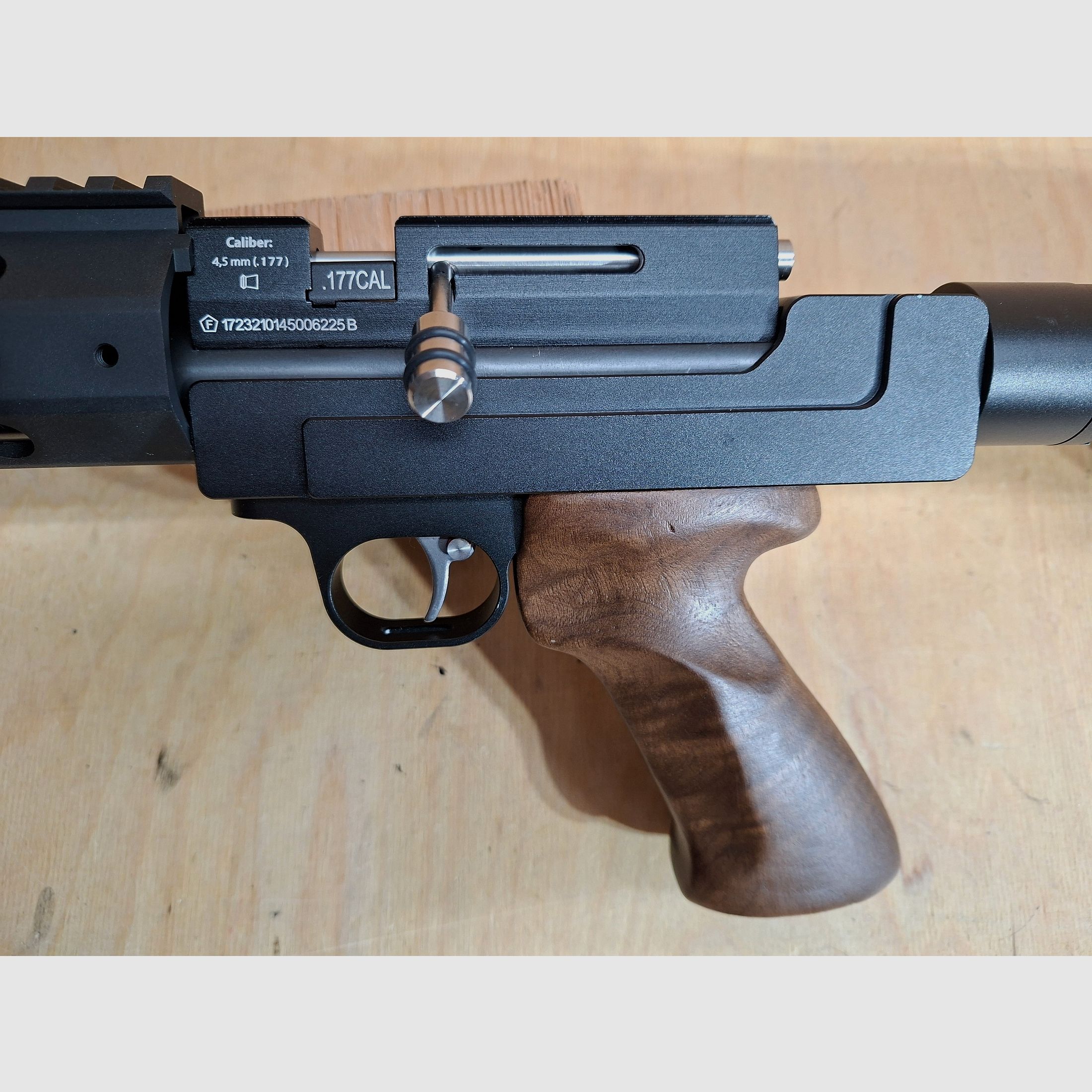 Diana Bandit Gen II Pressluftpistole mit Taktischem Body Kit AR 15