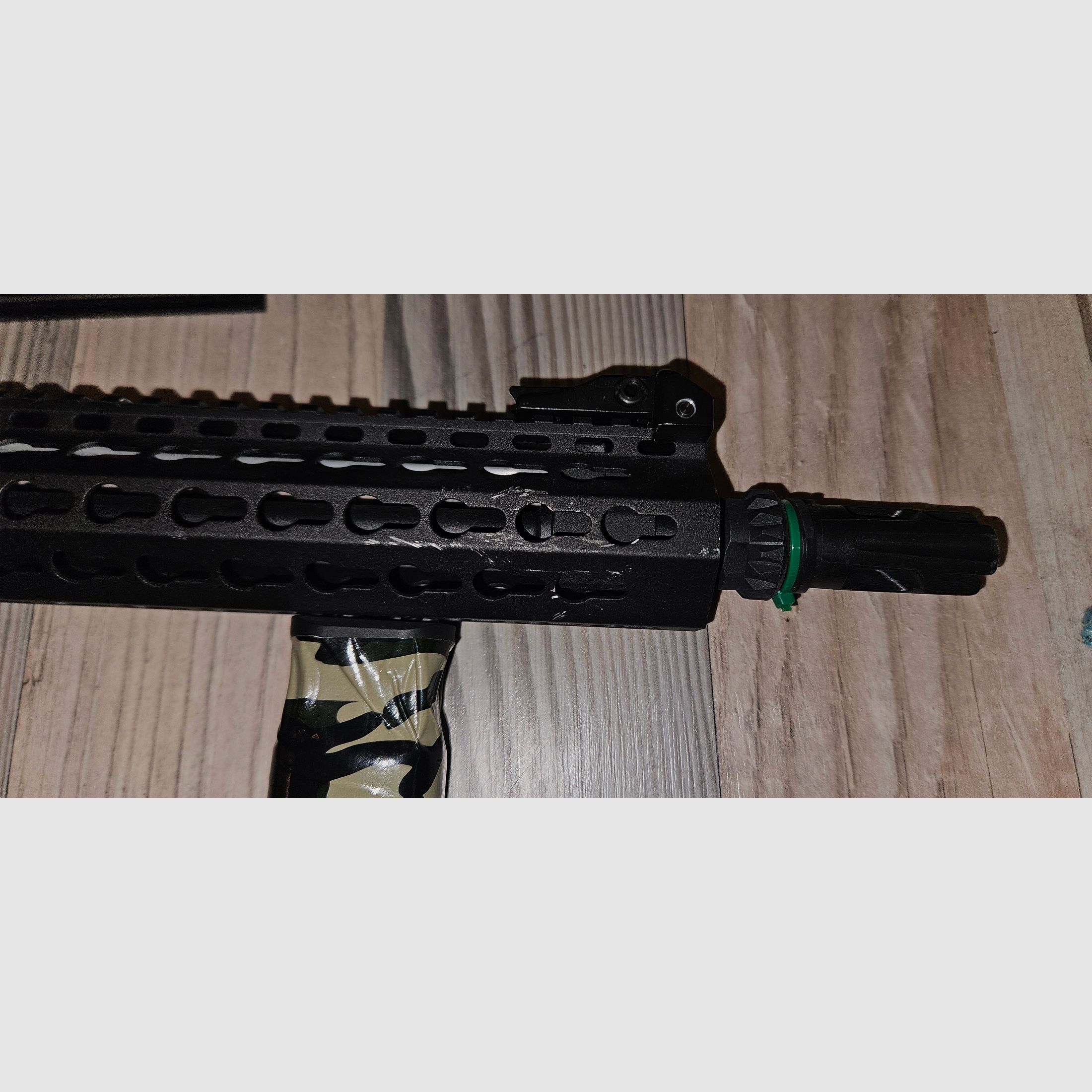 G&G CM16 E.T.U SRL S-AEG inklusive 4 Mid- Caps und 1 High Cap + 2x ACOG Visiere eines von Novritsch