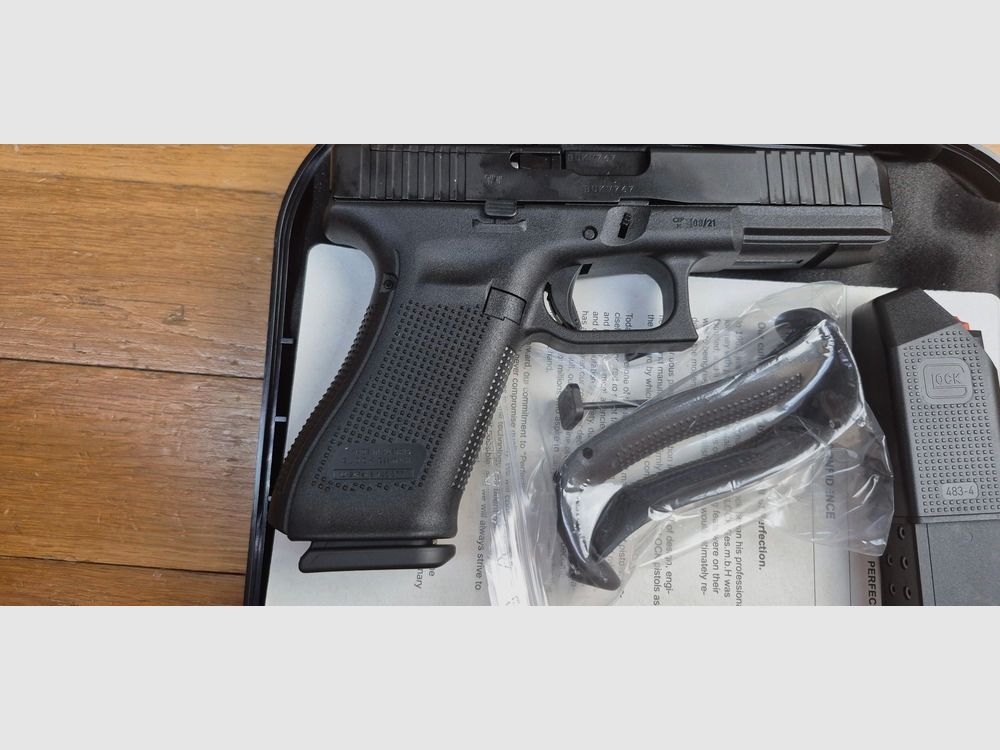 SUPER SALDI! Pistola Glock 17 Gen5 FS MOS – caricatori da 17 colpi – Cal. 9X19 – Il grande classico con punto rosso! – ARMA NUOVA!, immagine 3 di 9