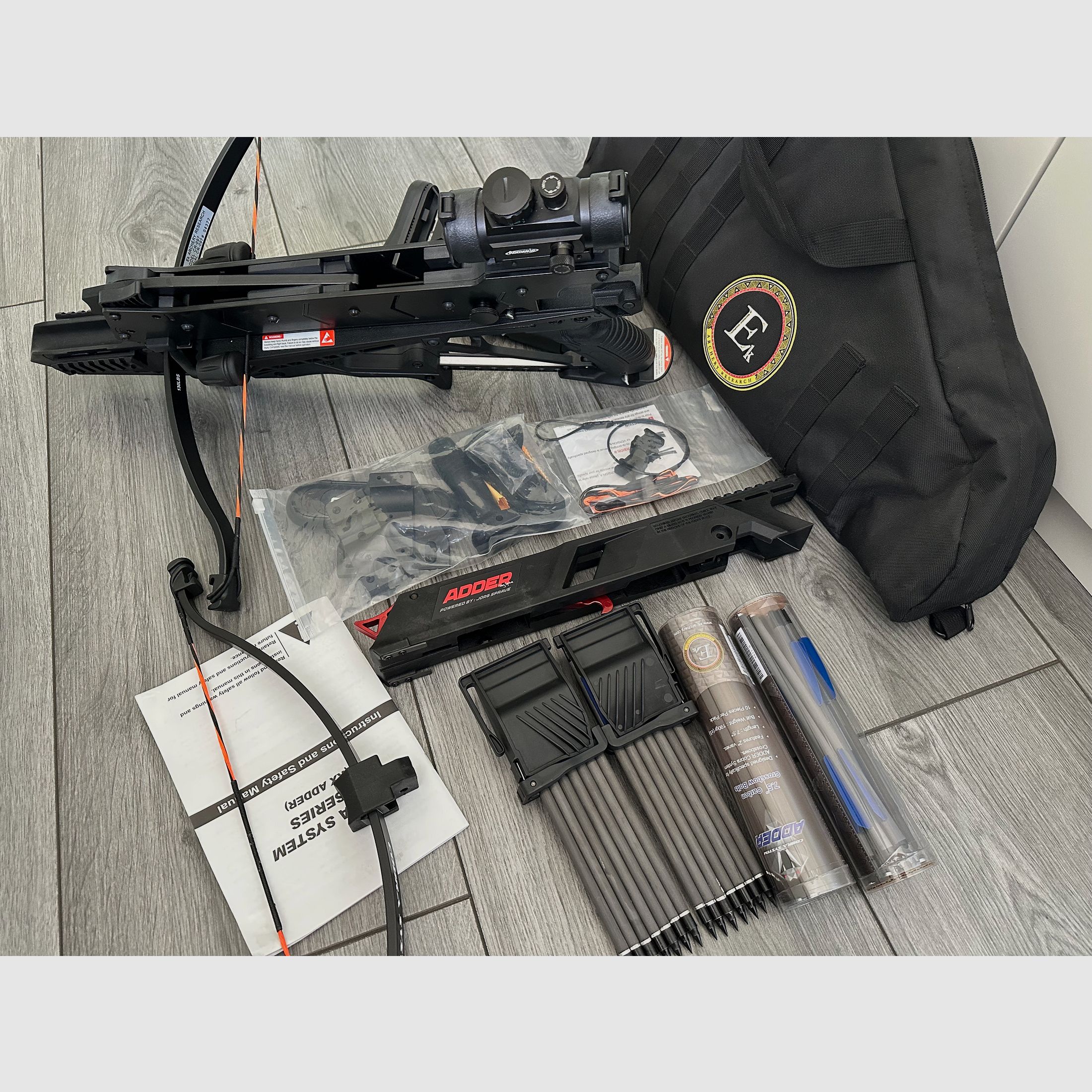 EK Archery Armbrust Adder mit viel Zubehör 