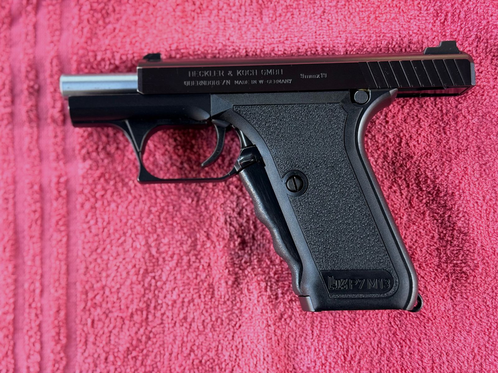 Heckler & Koch P7 M13, image 8 of 11