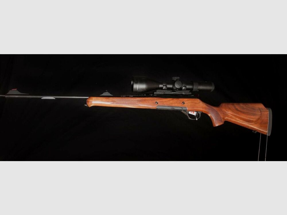 Kompletny zestaw młodego myśliwego z karabinem powtarzalnym z lunetą luksusową, drewno Haenel Jäger 10 Timber Edition, montaż Dentler