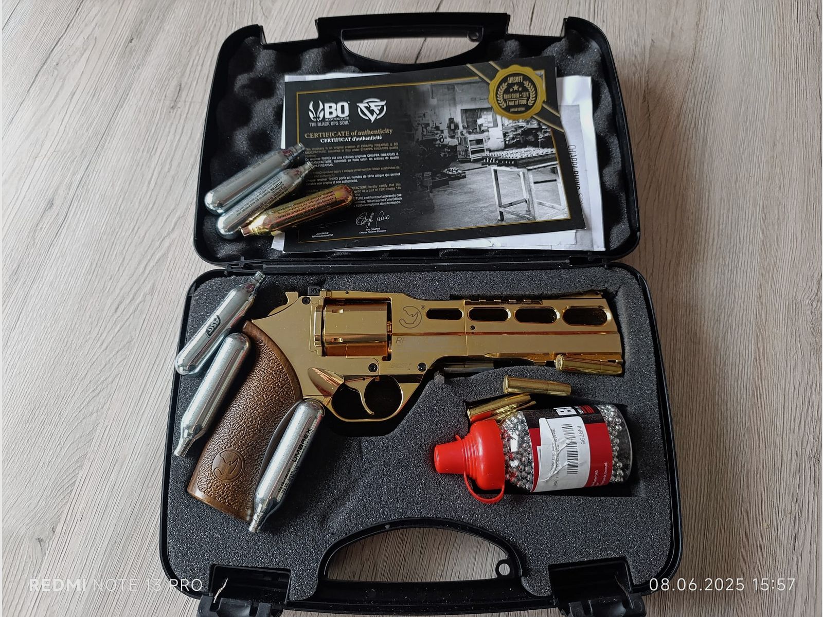 Revolver CHIAPPA von FireArms, Limited Edition, 18 Karat vergoldet