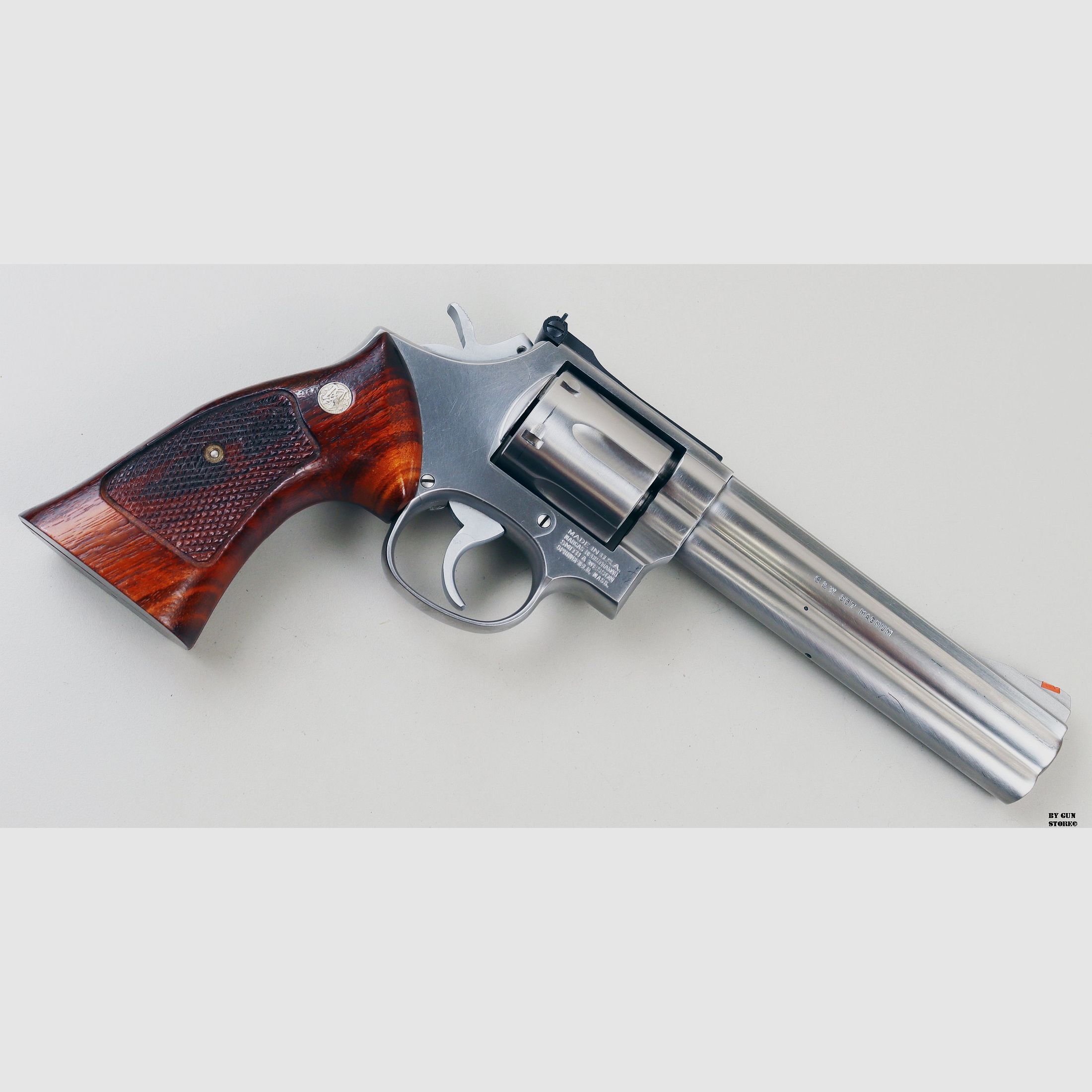 Revolver Smith & Wesson mod. 686 NO DASH cal. 357 mag serial no. AEY9495, image 4 of 10