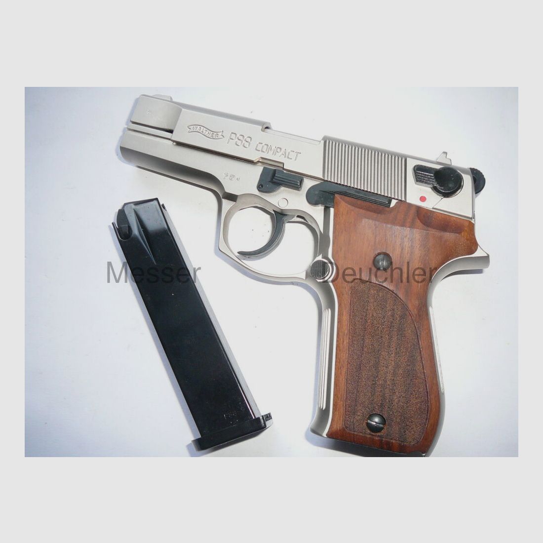 Walther P88 vernickelt/Holzgriffschalen
