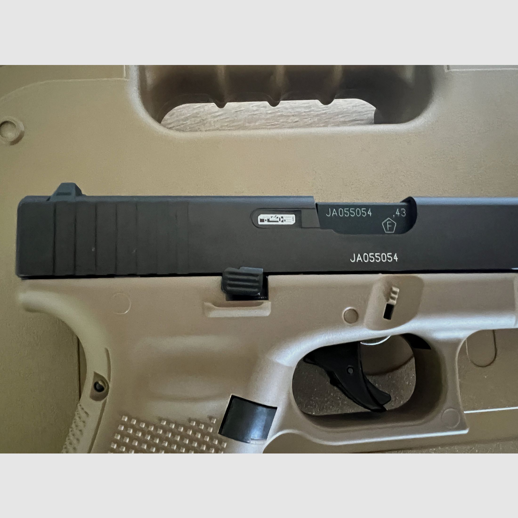 T4E GLOCK 17 Gen5 French Army Edition RAM gun Cal. .43 with accessories, image 11 of 13
