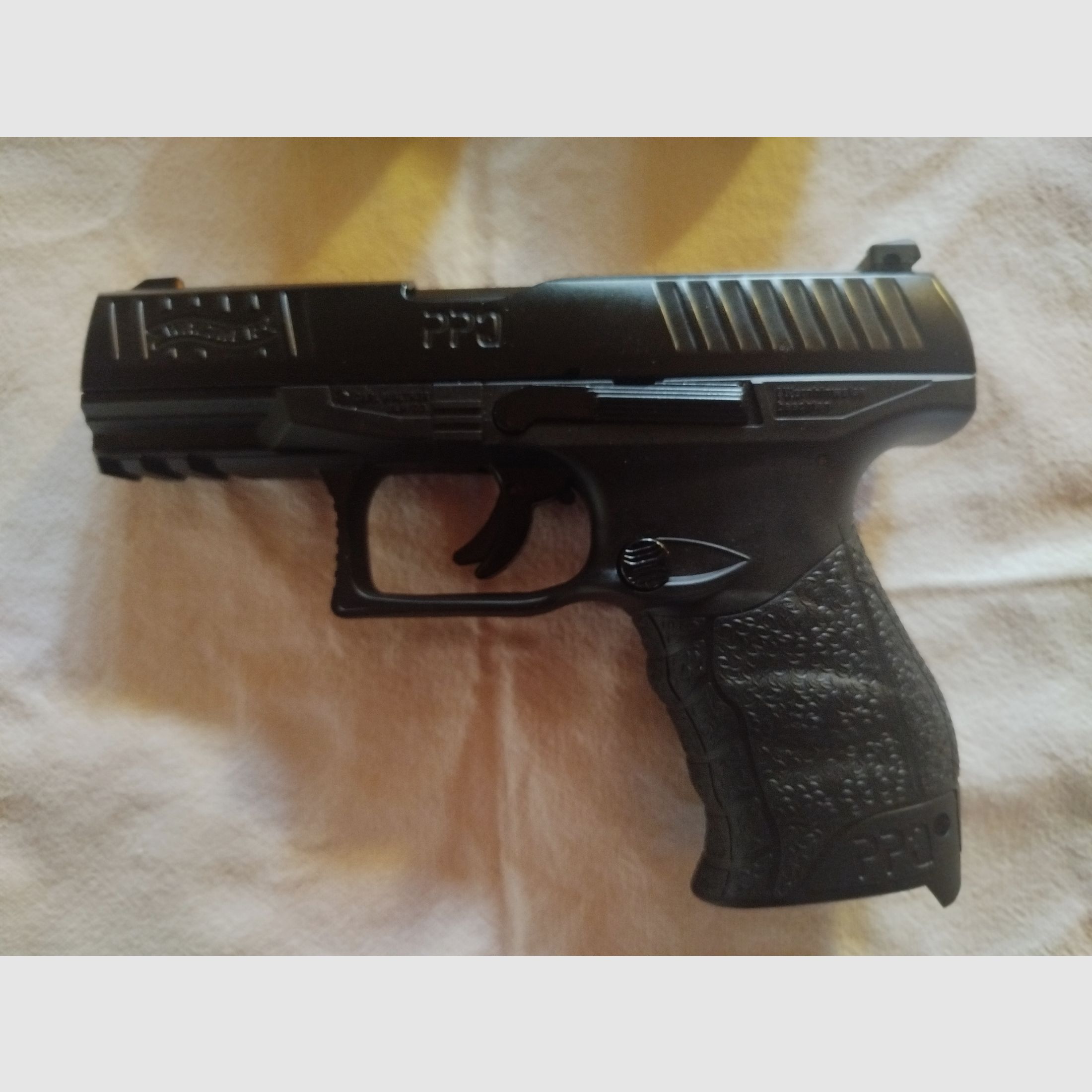 Pistola Walther ppq M2 Blowback CO2 4,5mm Kettenmagazin 2x