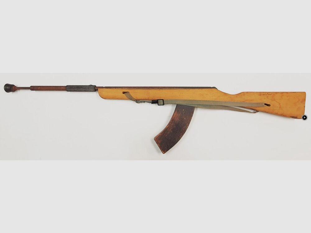 DDR NVA Ak47 Original Exerzier und Trainings Gewehr aus Holz mit Bajonett für Nahkampf/Bajonettkampf