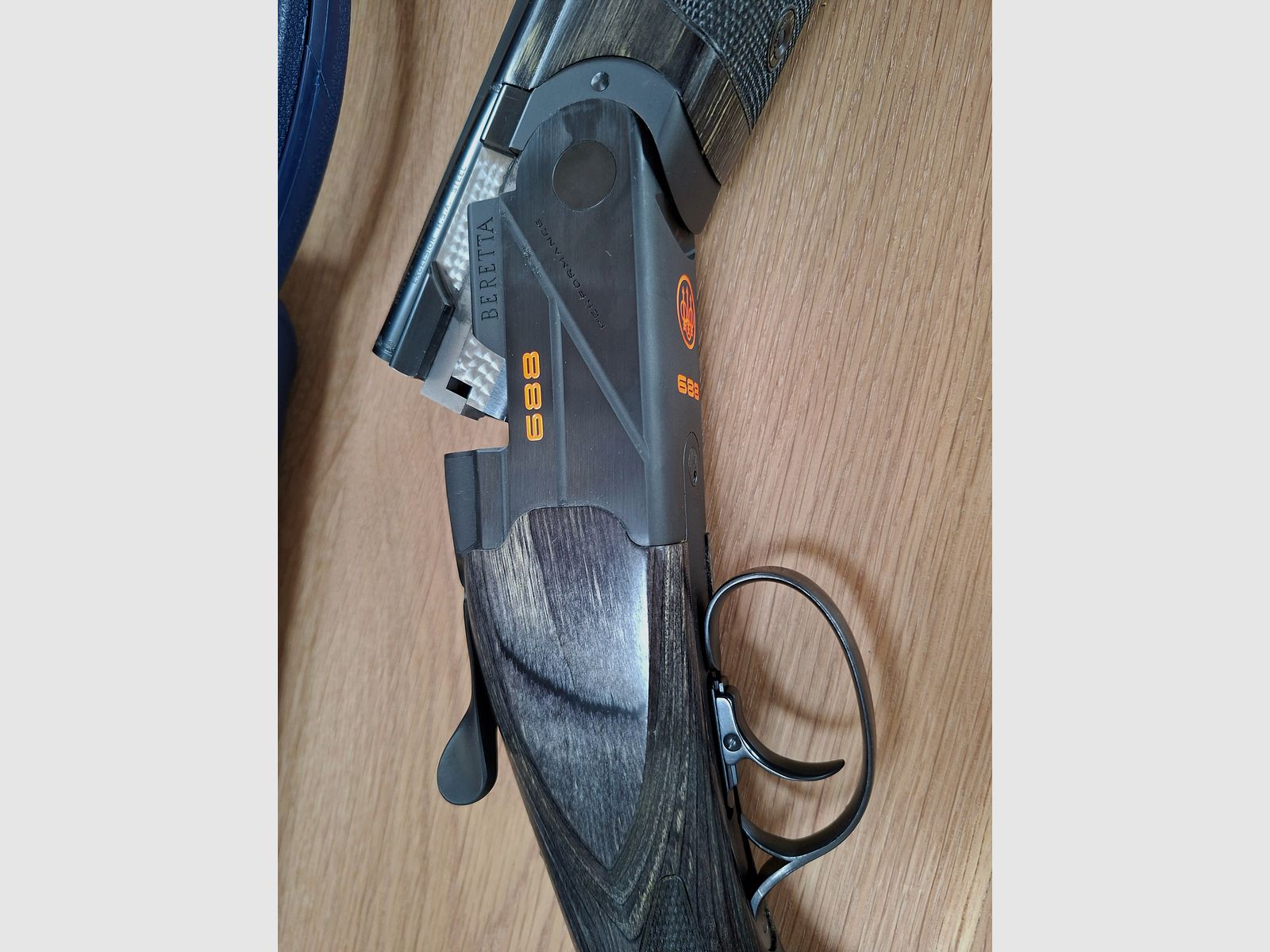 Beretta 688 Black Sporting over-and-under shotgun like new