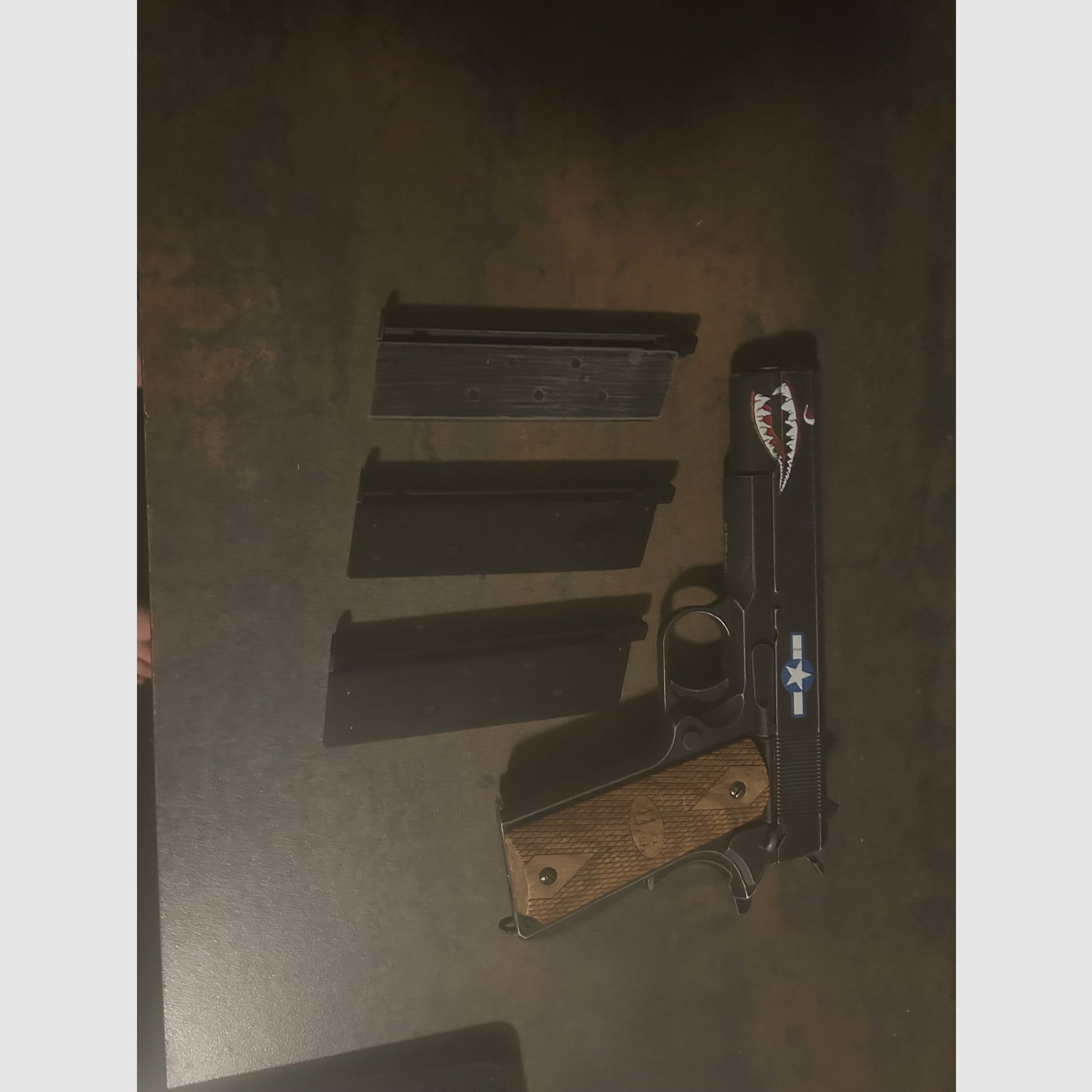 AW CUSTOM 1911 Squatron