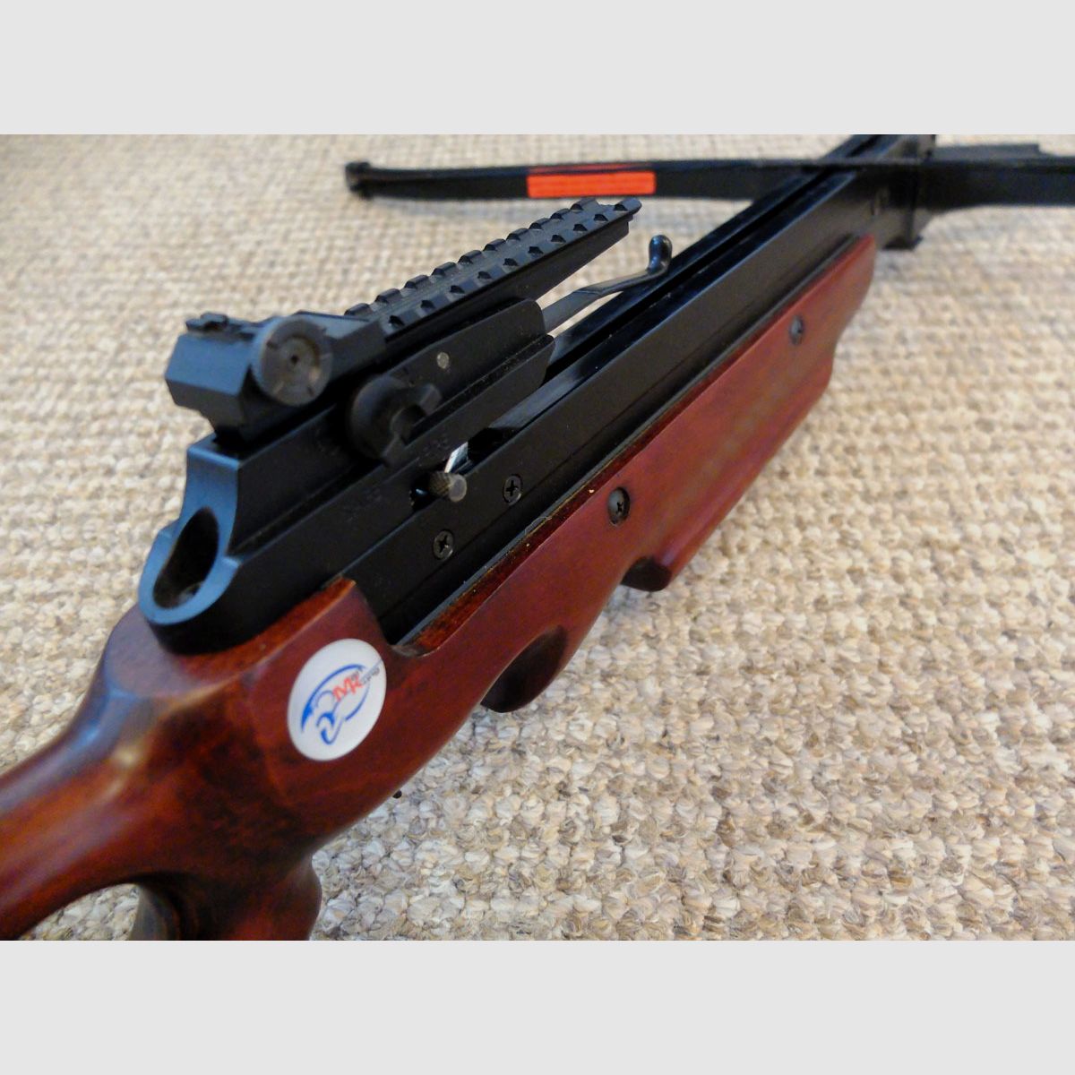 Armbrust mit  Holzschaft und 150lbs - tiptop Zustand.