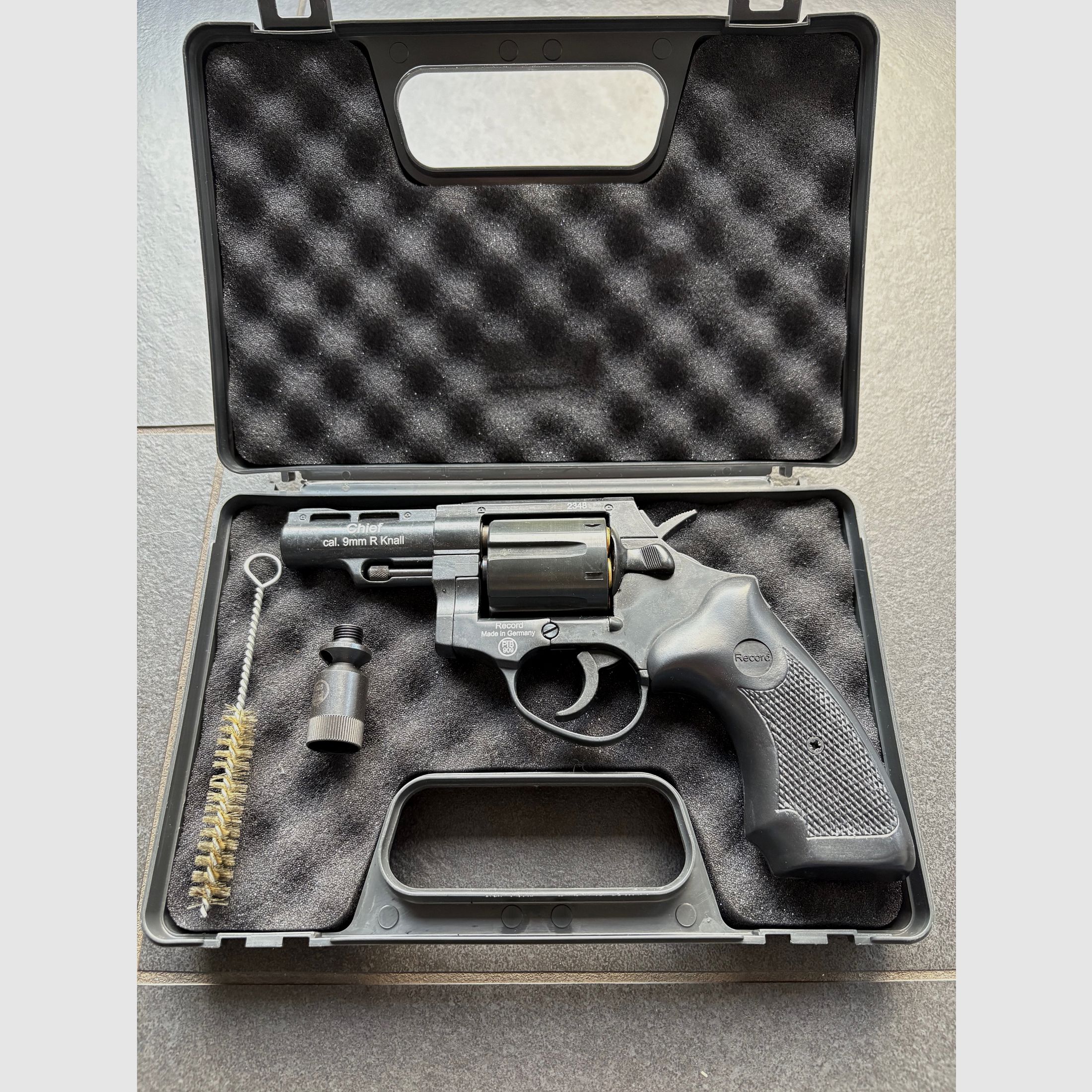 Schreckschusspistole Record Mod. Chief Cal. 9mm R Knall